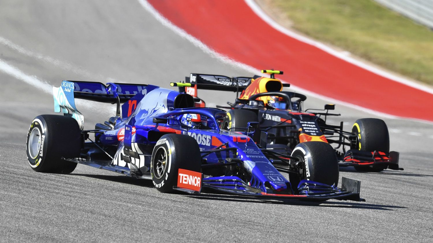 Bejelentette jövő évi versenyzőit a Red Bull és a Toro Rosso