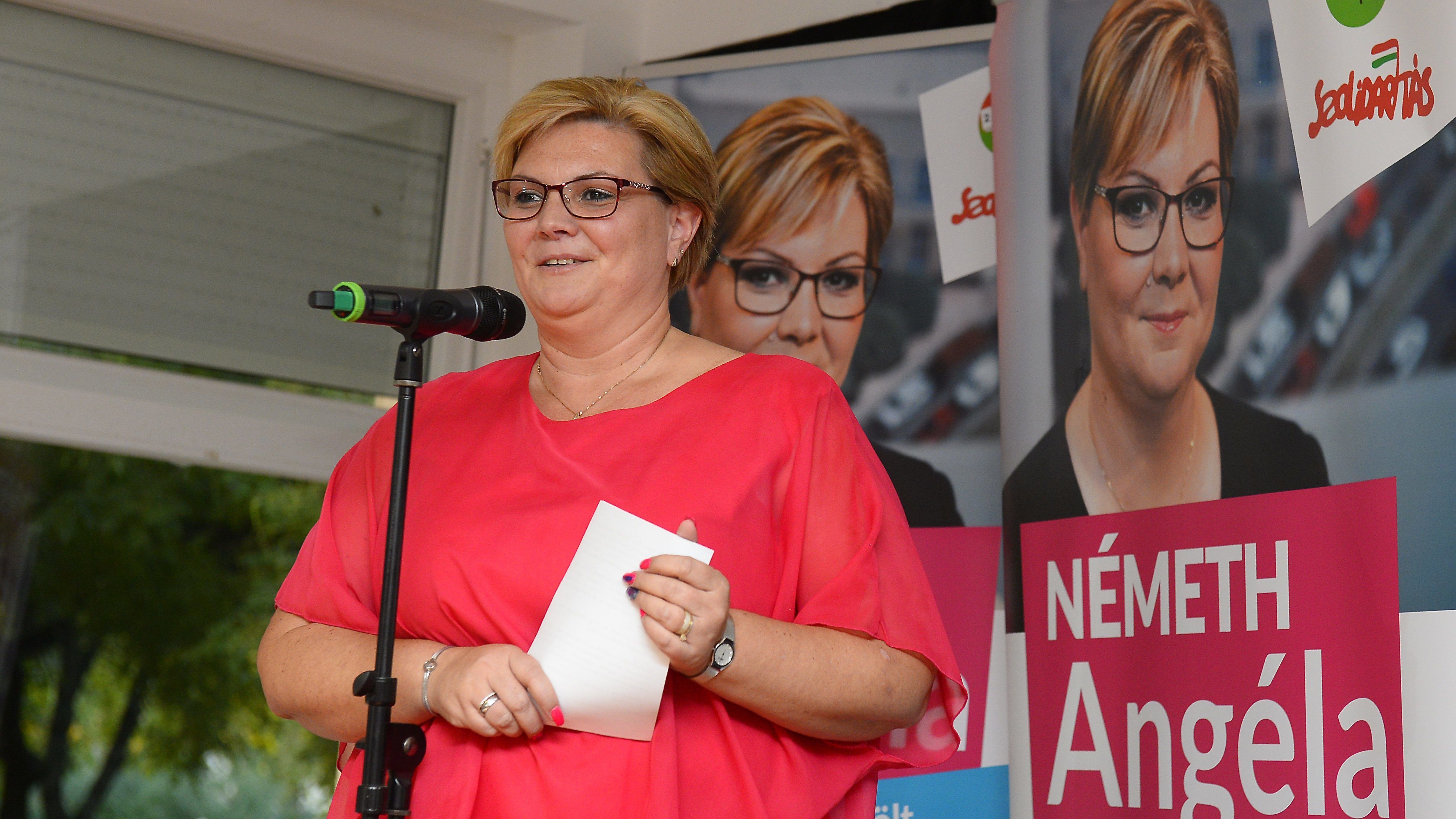 A Fidesztől kölcsönzött érvekkel védi a DK-s polgármester fia önkormányzati posztját
