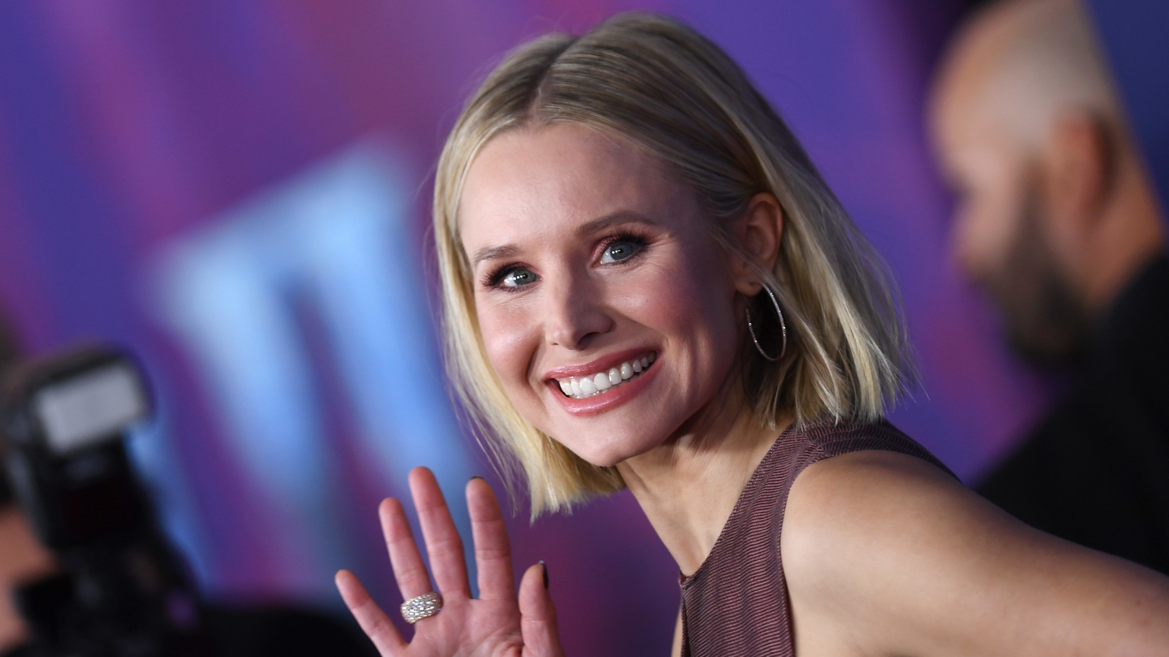 Kristen Bell azt mondta gyerekeinek, hogy kiesik a foguk, ha elspoilerezik a Jégvarázs 2-t a suliban