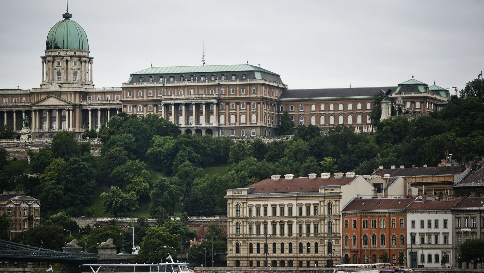 Műemlék épületet bont a kormány a Várban, hogy beférjen a Pénzügyminisztérium