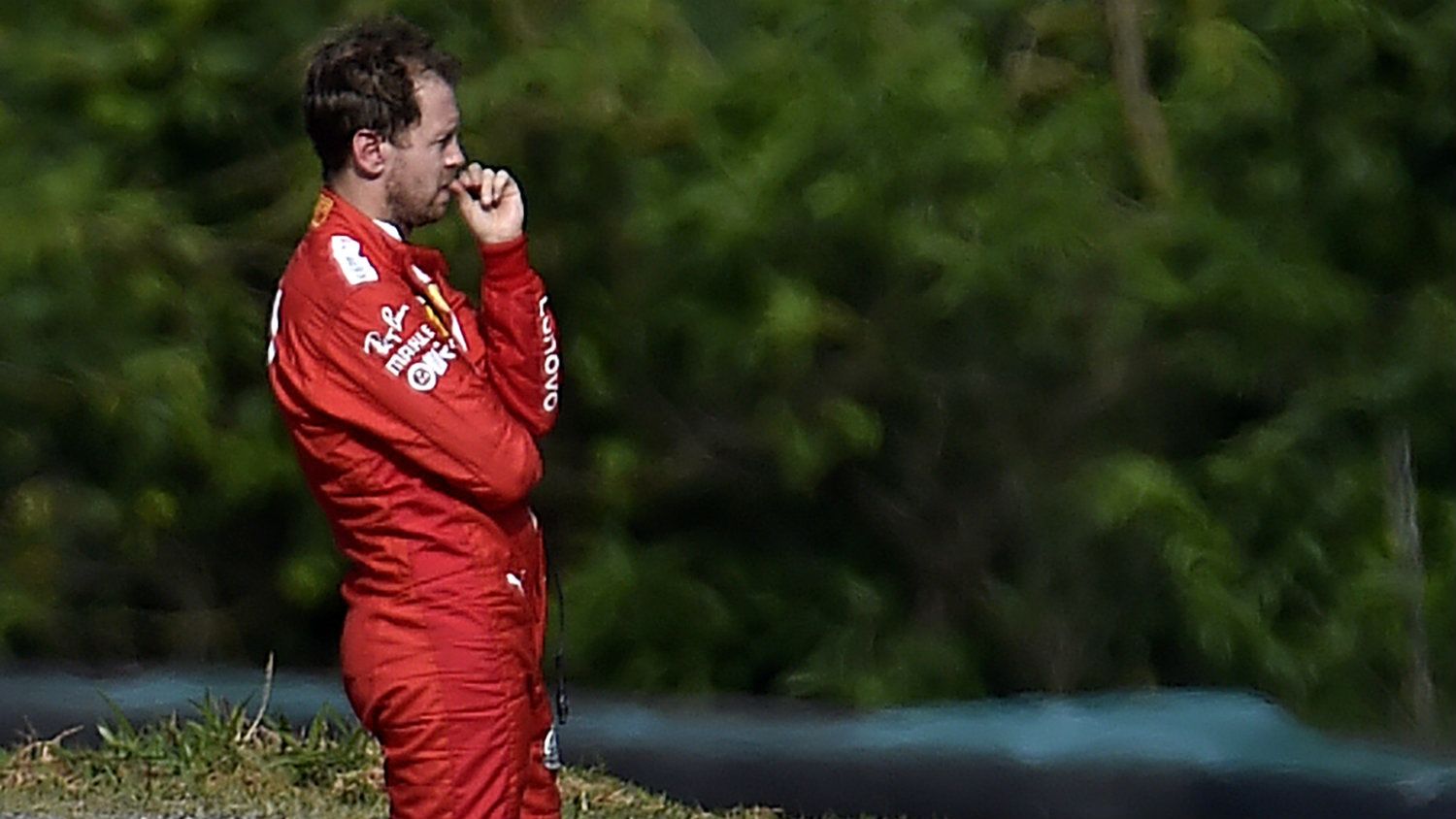 Így gáncsolta el magát a Ferrari a Vettel-Leclerc viaskodással