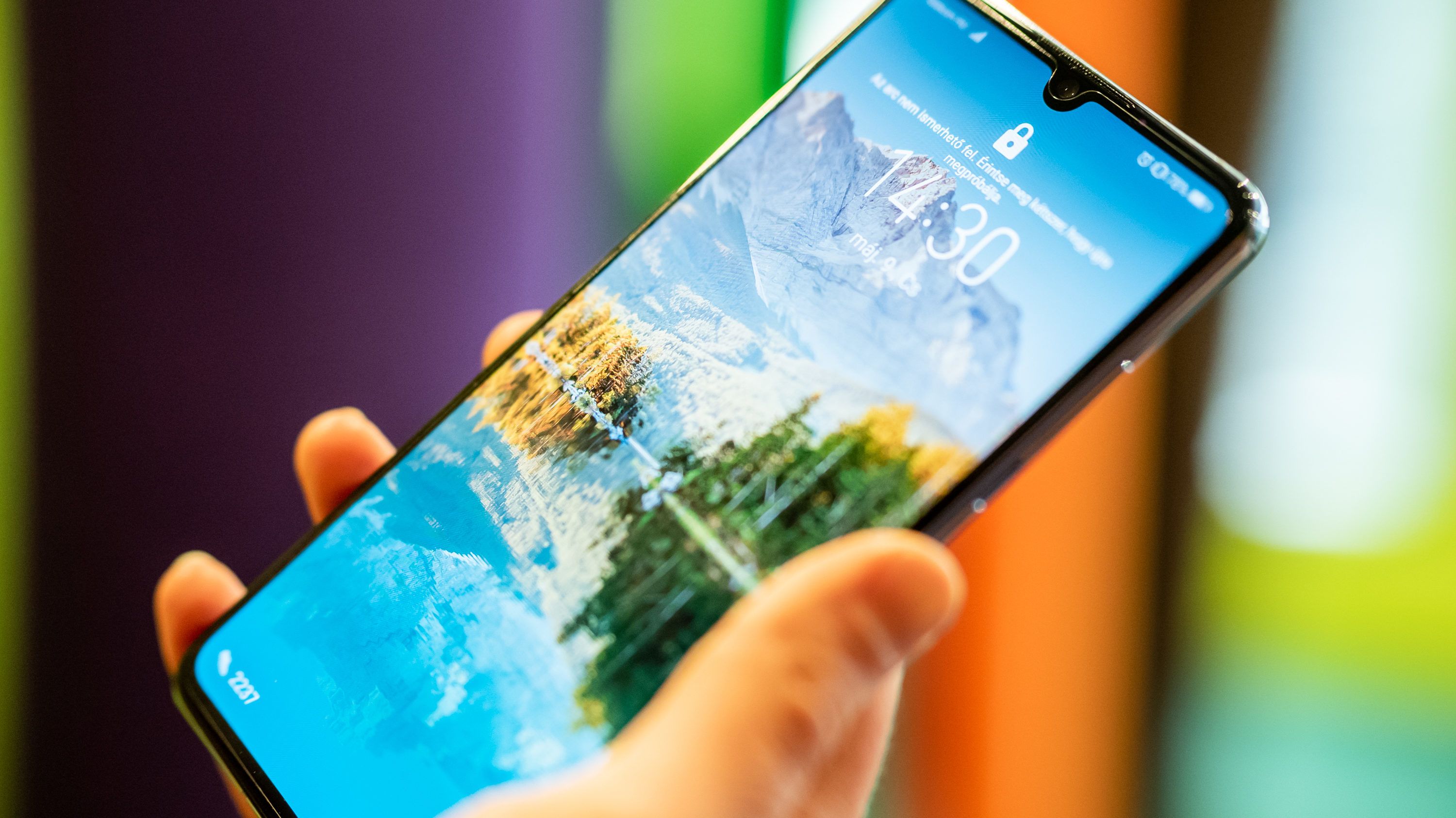 Két Huawei telefonra már Európában is elérhető az Android 10