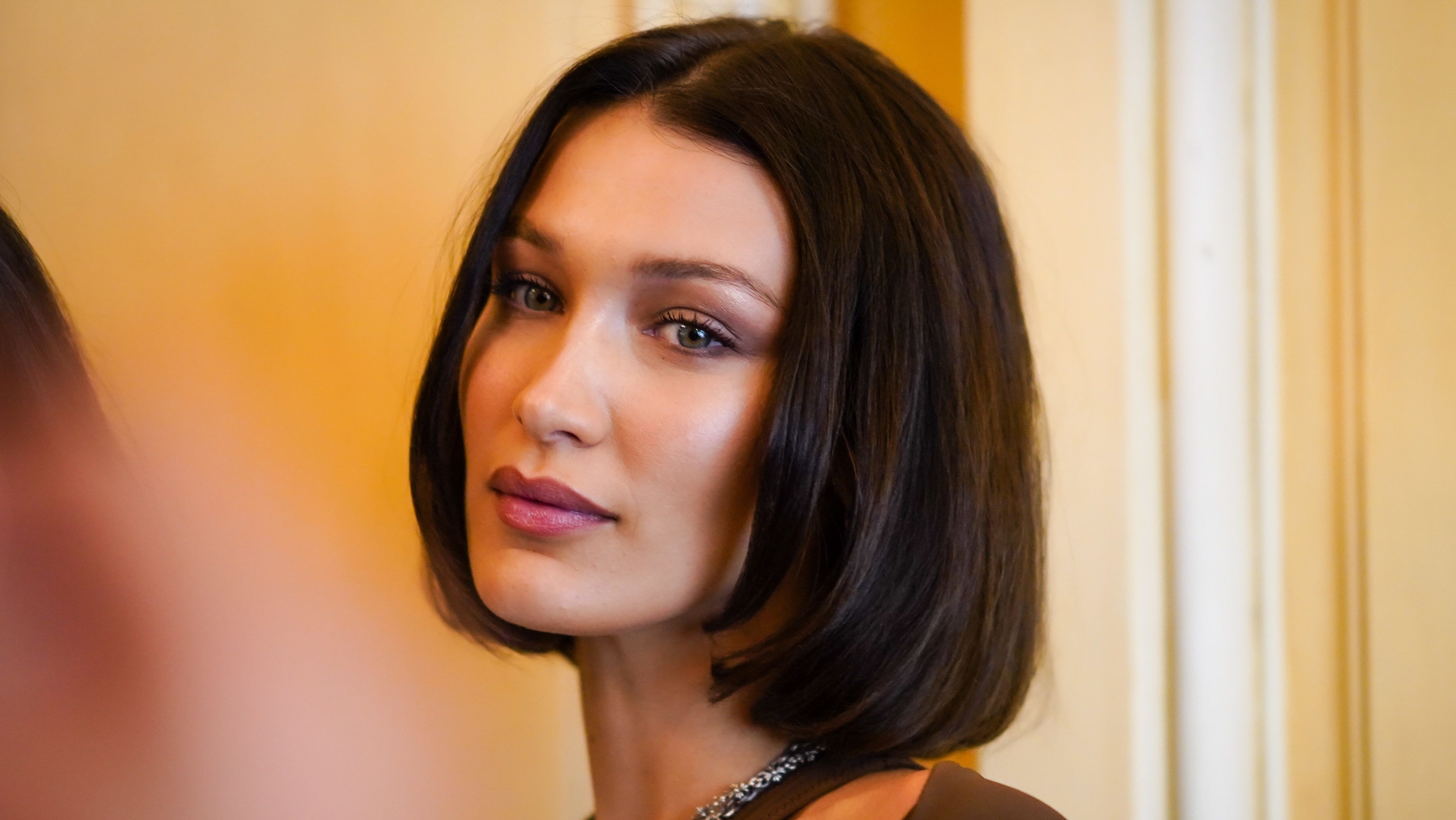 Az internet meggyőzte magát arról, hogy Bella Hadid haragszik Selena Gomezre