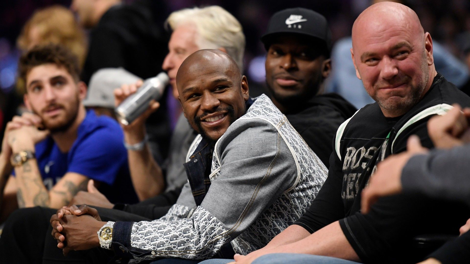 Mayweather visszatér a nyugdíjból