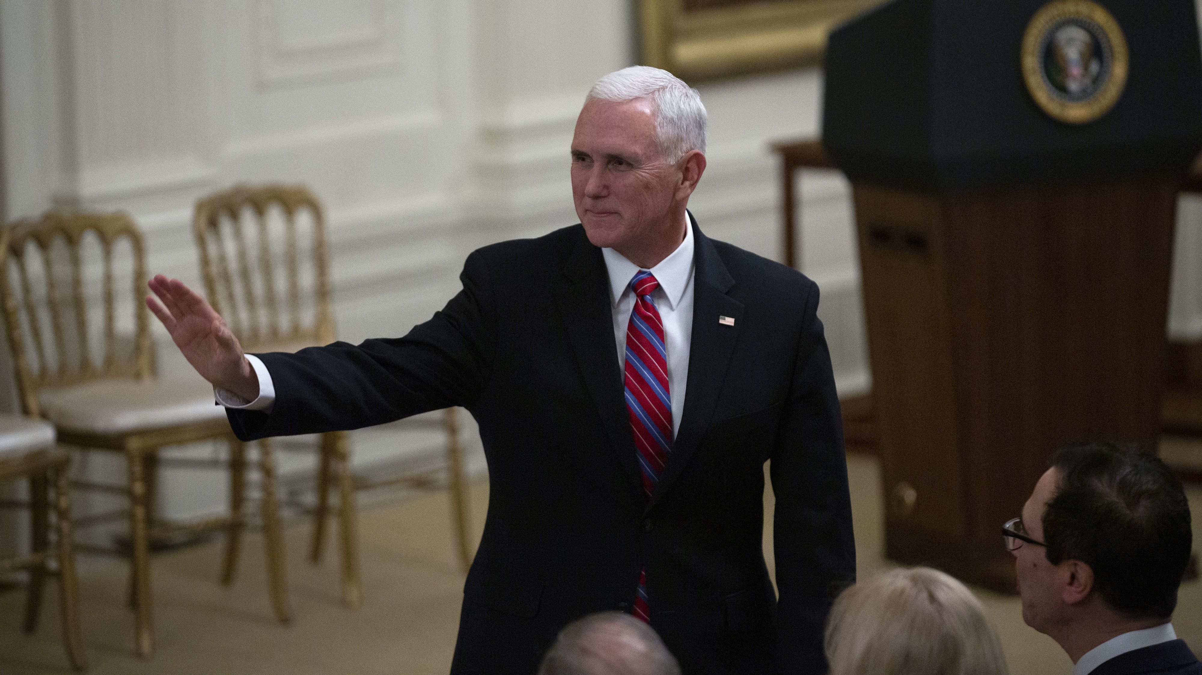 Mike Pence váratlanul megjelent Irakban