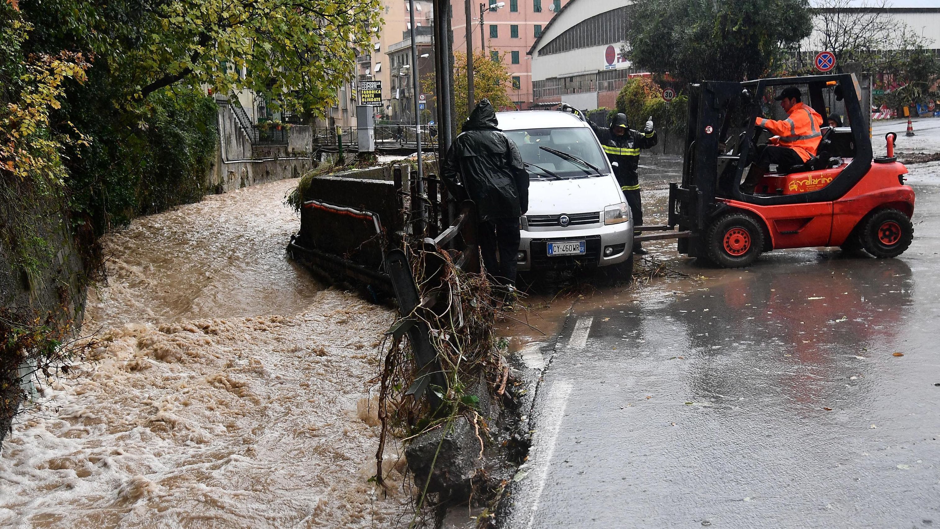 A hatalmas esők miatt leállt az olasz Ferrero-gyár