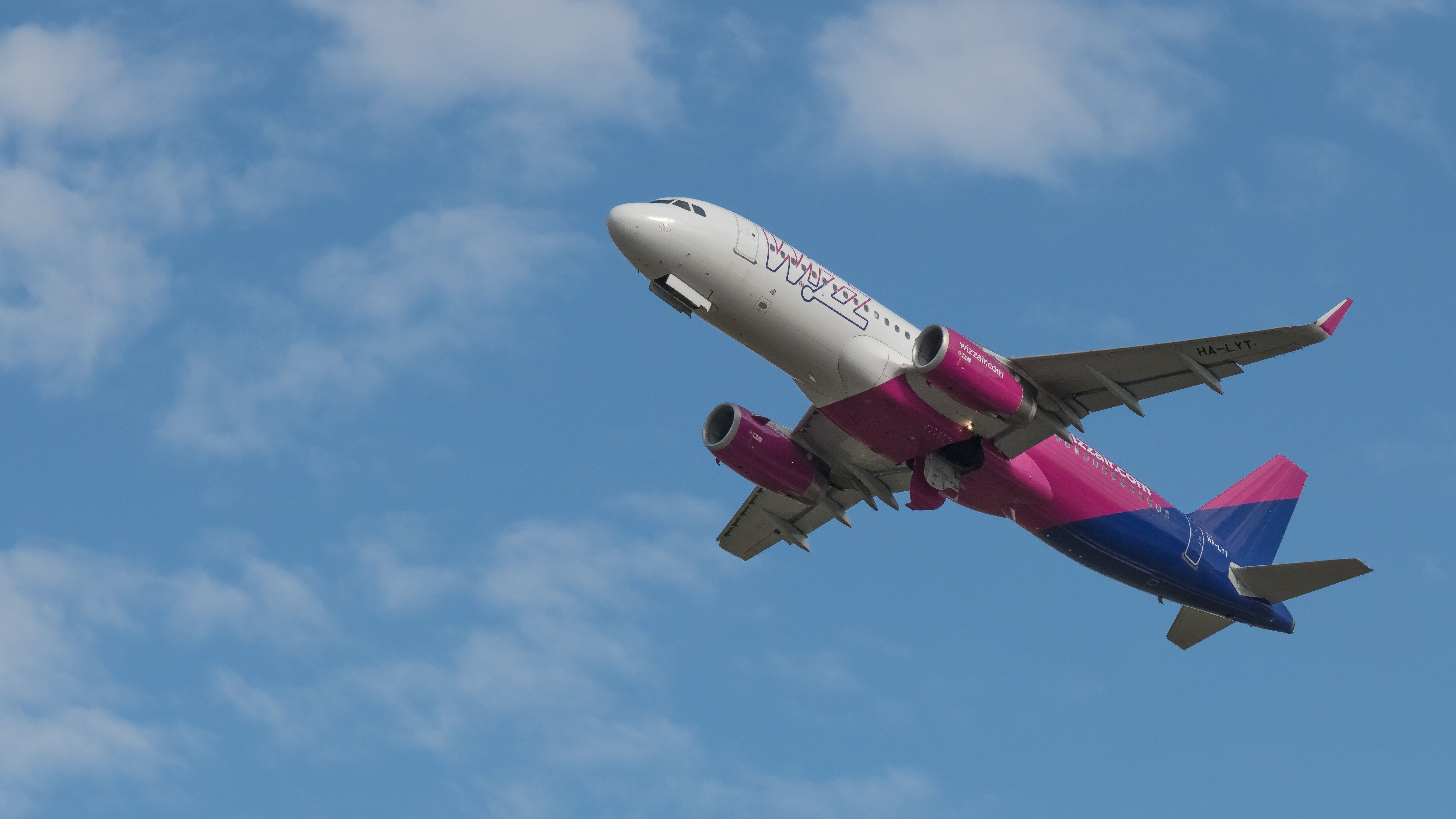 Foci: különgépeket indít a Wizz Air a szófiai pótselejtezőre