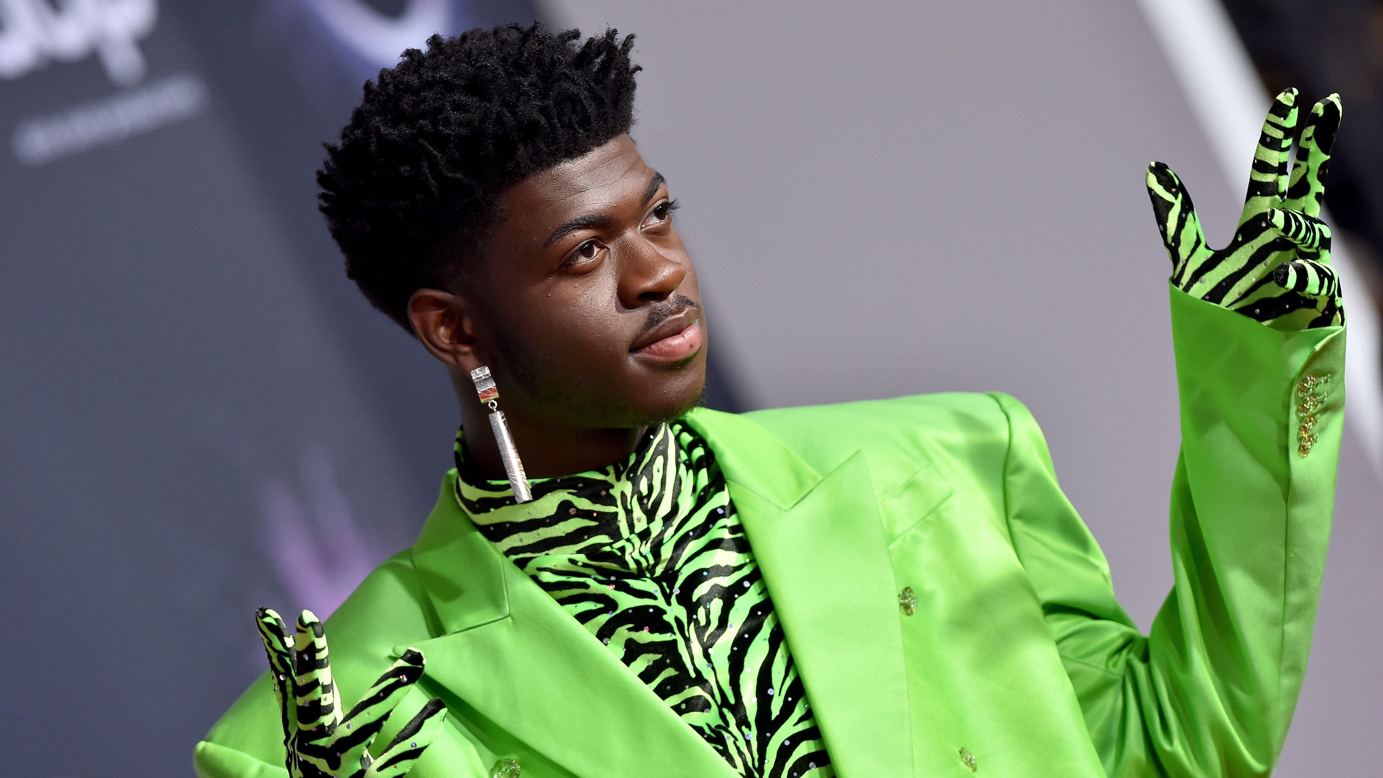 Lil Nas X green screennek öltözött az American Music Awards-ra