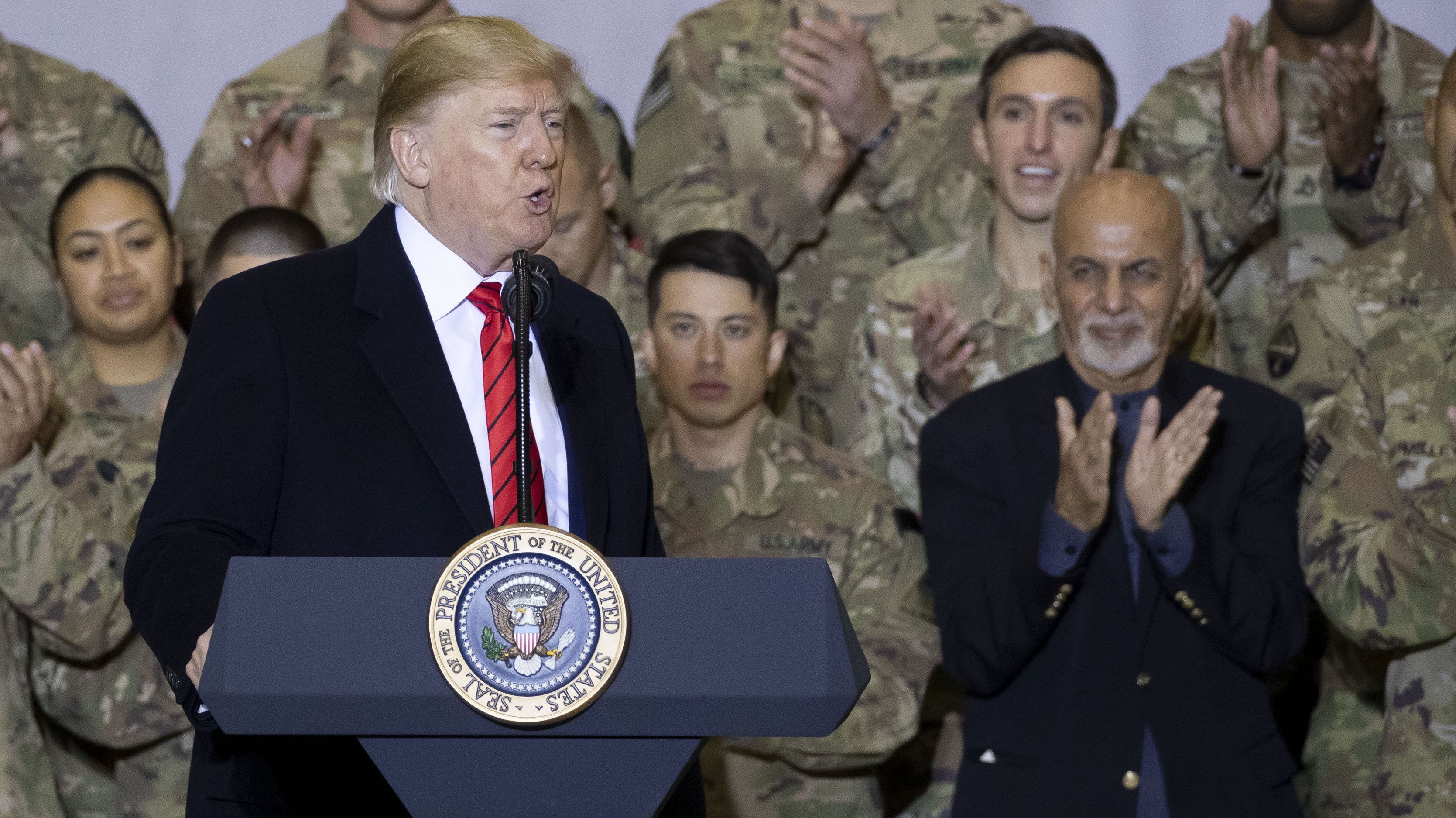 Trump békét próbálna kötni a tálibokkal