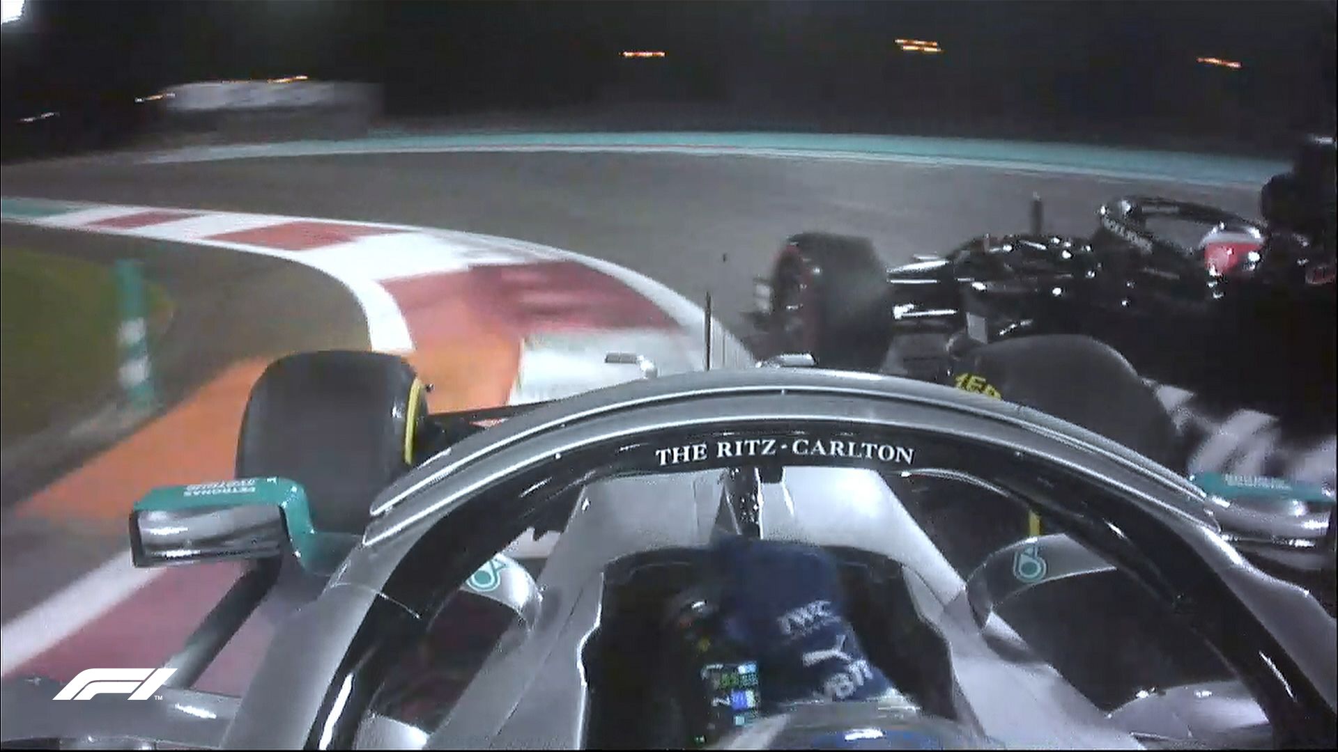 Még úgy is Bottas nyerte a második szabadedzést, hogy ütközött Grosjeannal
