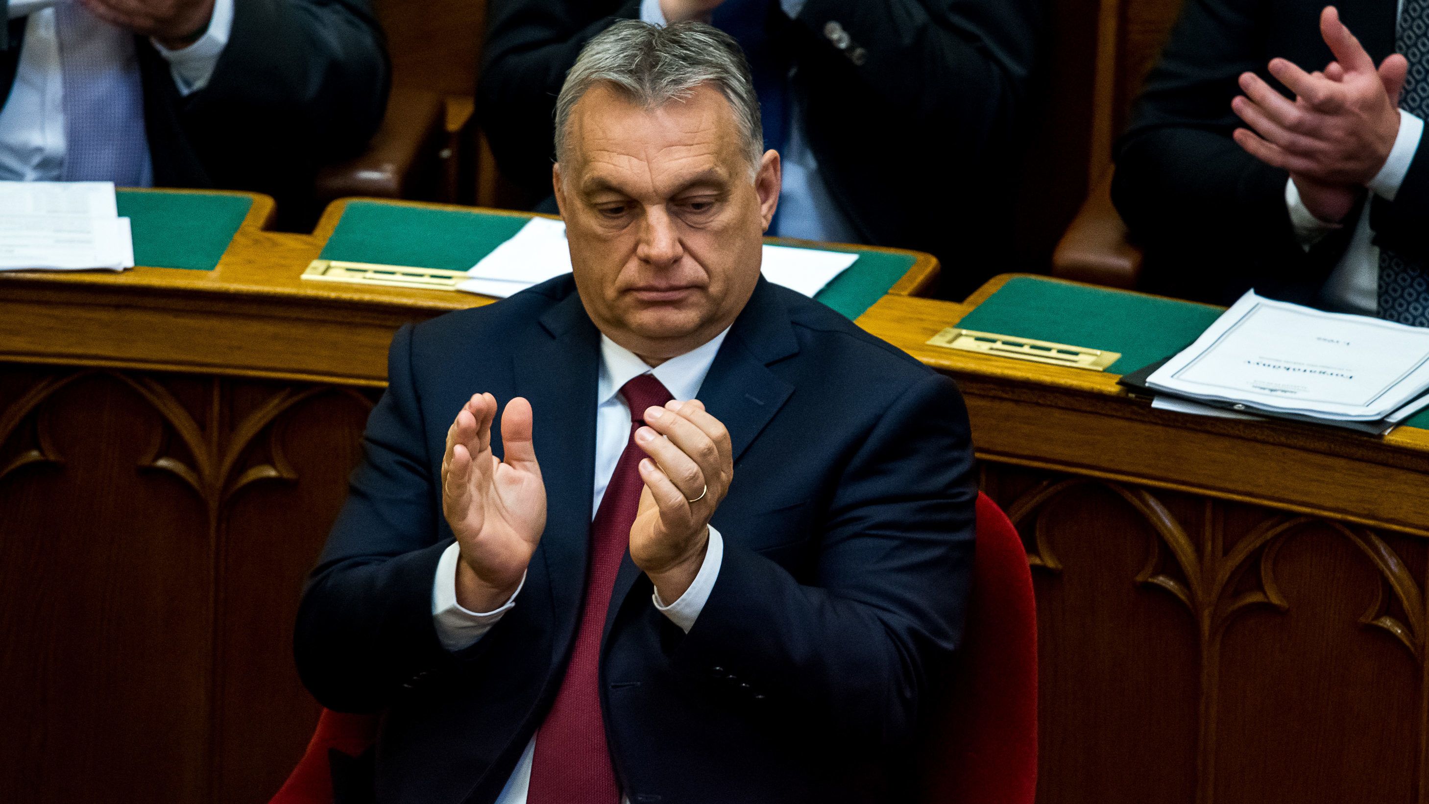 Orbán új parlamenti szobát kapott, épp ott, ahonnan kitiltották a sajtót