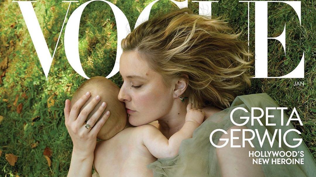 Babás fotóval került Vogue-címlapra Greta Gerwig