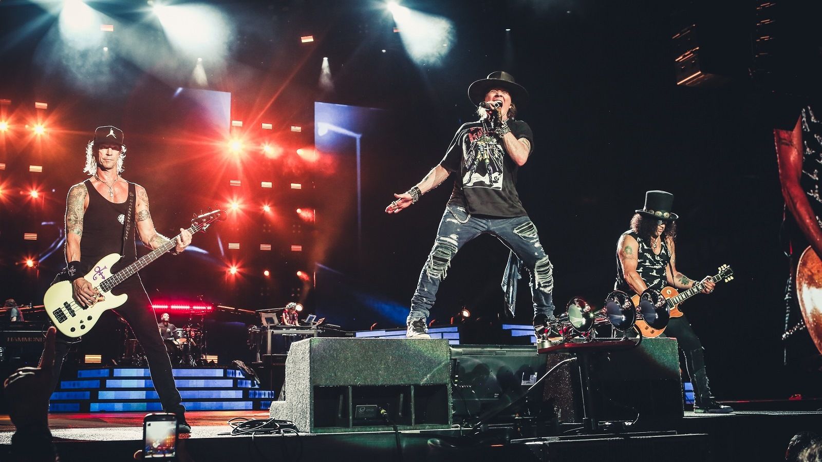 Tele lesz a környék Guns N’ Roses koncertekkel, de Budapest kimarad