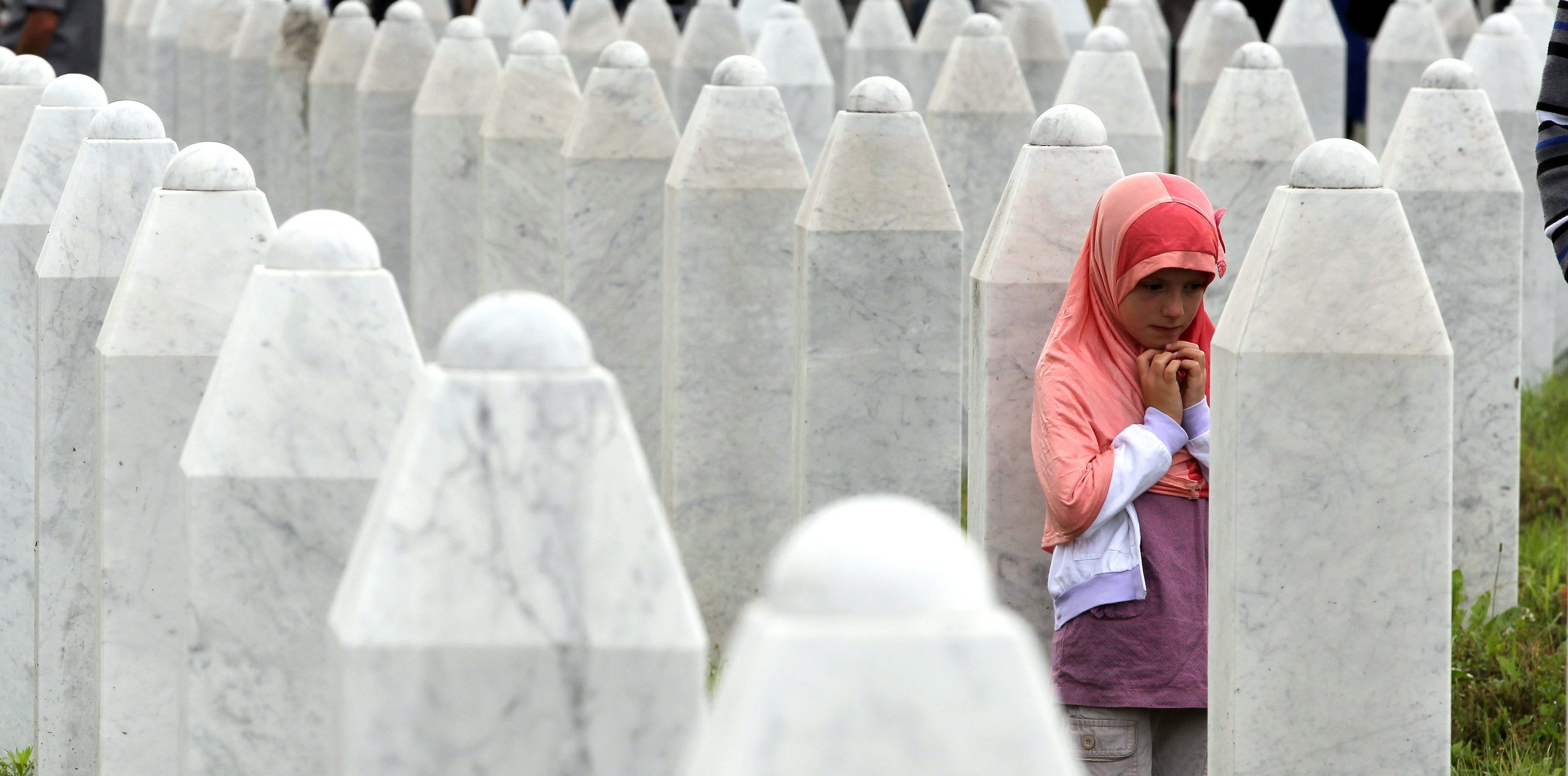 Hamis belépőkkel nyerészkedtek a srebrenicai népirtás emlékmúzeumában