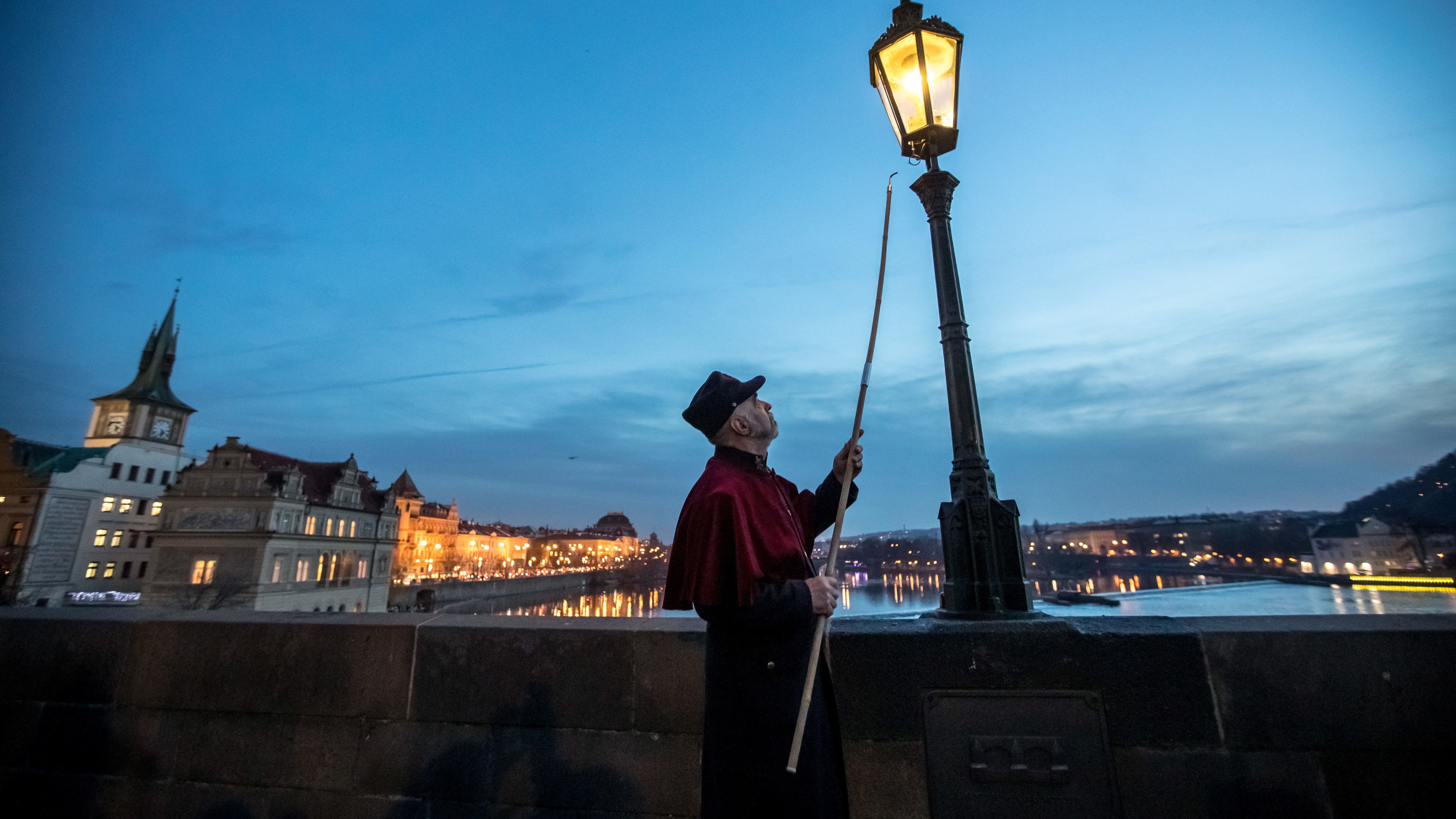 Csak decemberben 700 ezer turista látogat Prágába