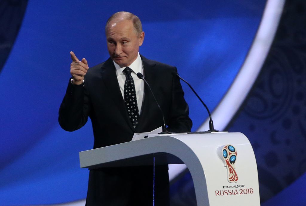 Putyin nem zárja ki, hogy bezárják a kiskaput, amivel örökké elnök maradhatna