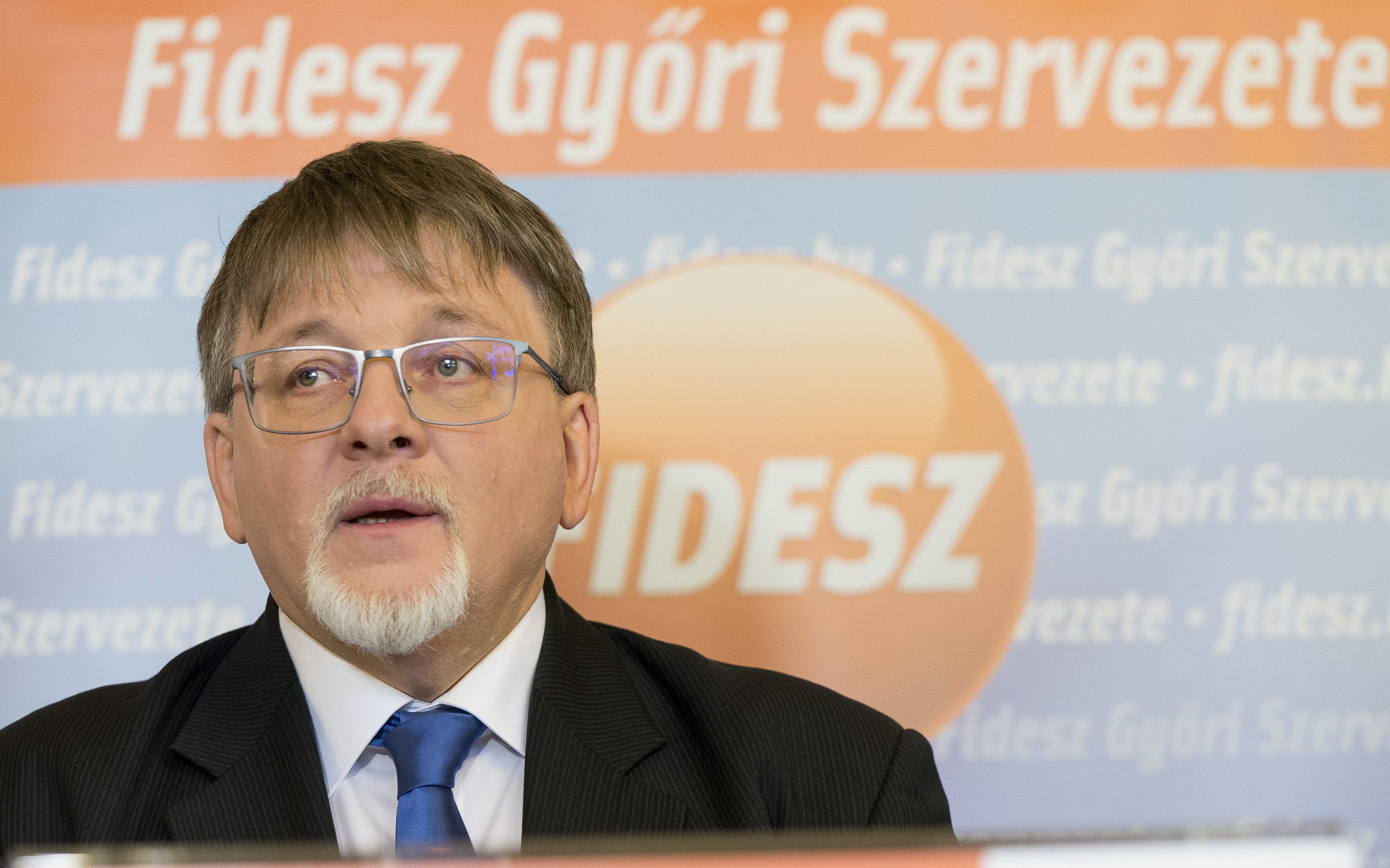 A győri fideszes jelölt eltöröltette a garázsadót