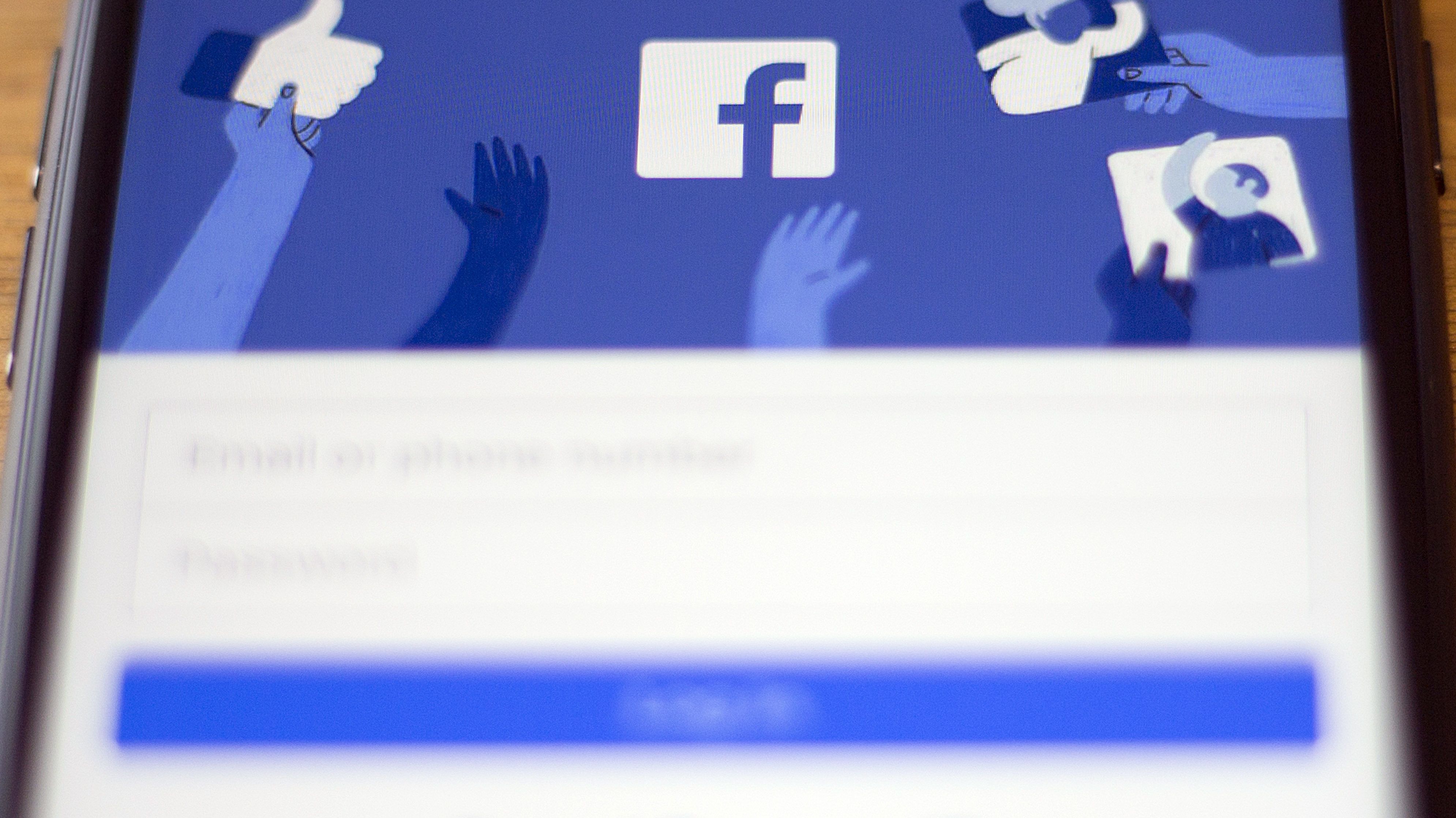 A Facebook végre békén hagyja a telefonkönyvünket