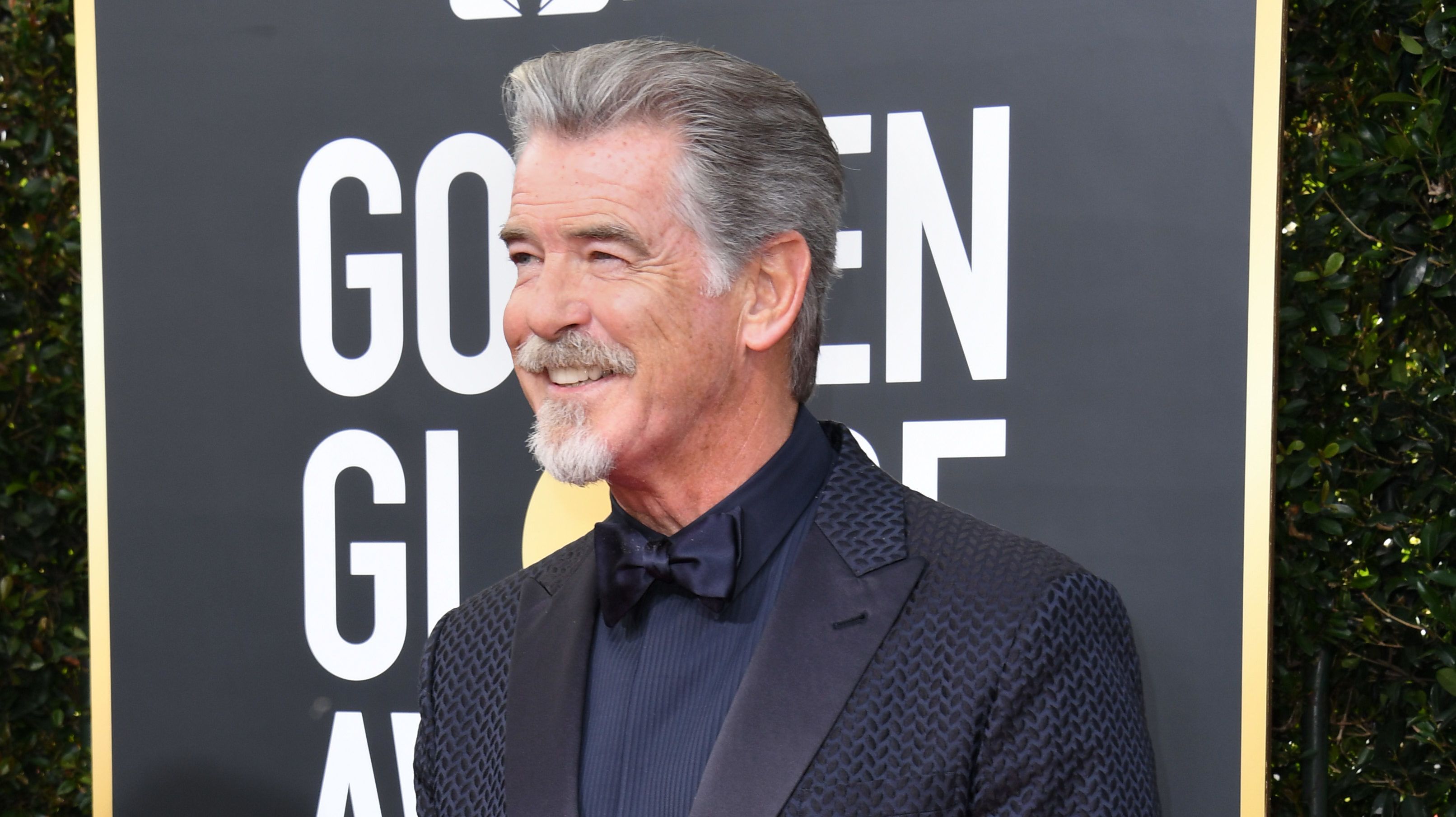 Beszélnünk kell Pierce Brosnan arcszőrzetéről