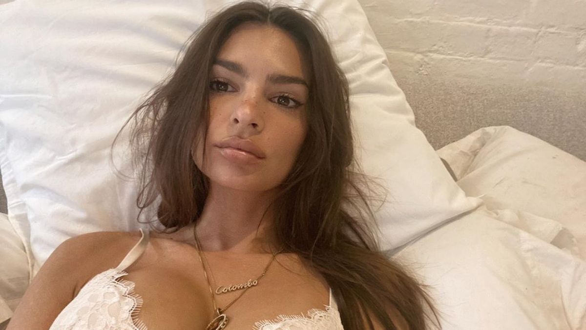 Emily Ratajkowski felhívta mindenki figyelmét, hogy azért mert jól néz ki, ő nem csak egy test