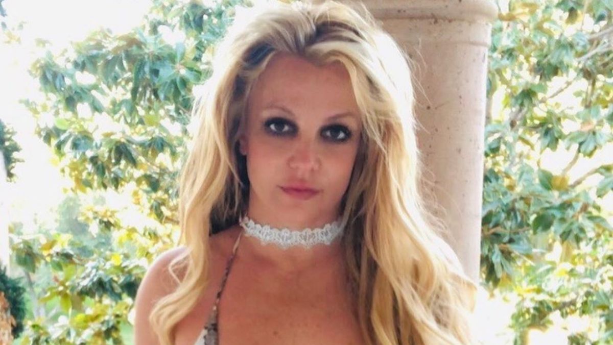 Britney Spears megmutatta az intim tetoválását