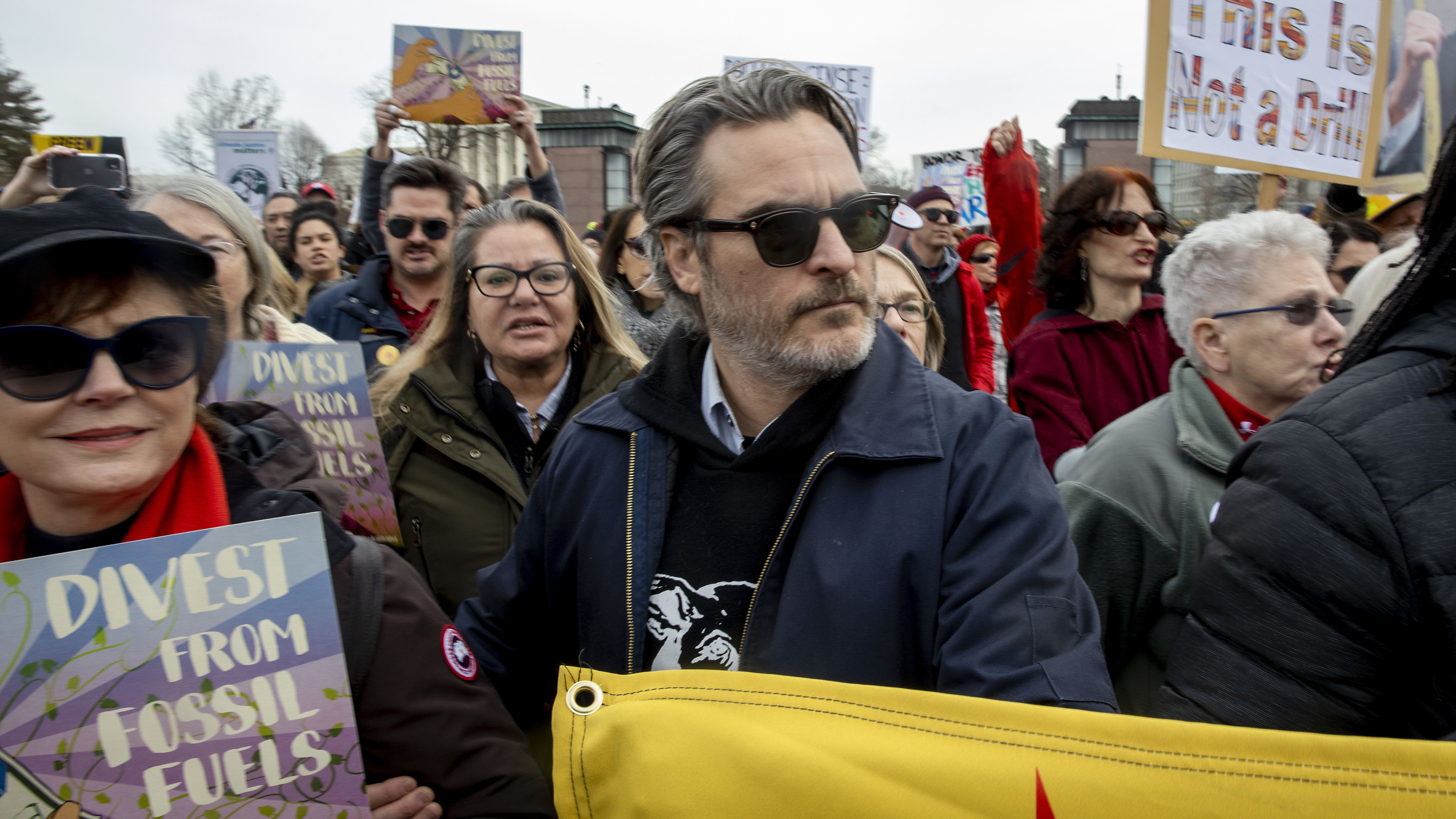 Joaquin Phoenix-et is letartóztatták Jane Fonda klímatüntetésén