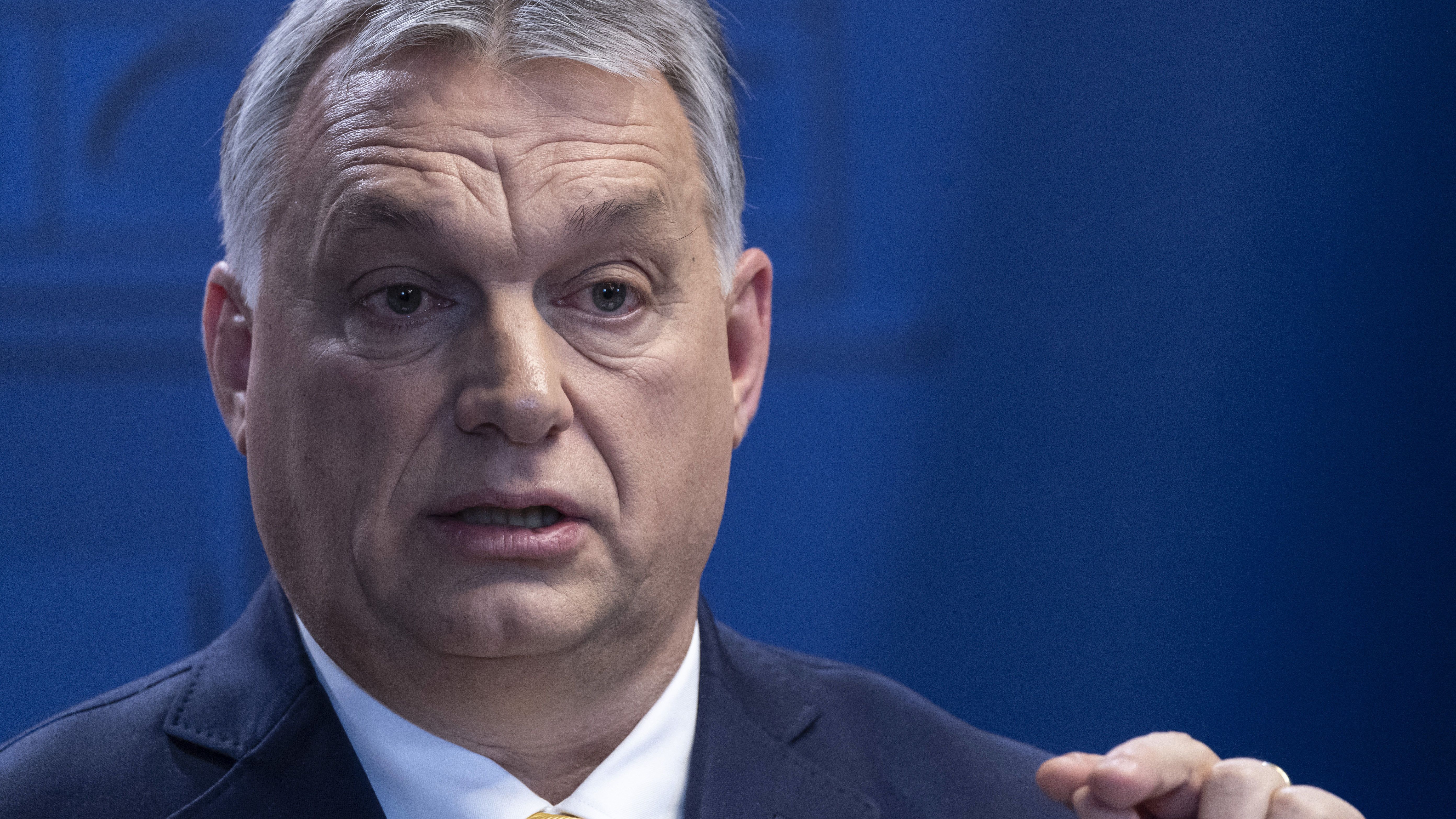 Orbán elbeszélget az összes fideszes választókerületi elnökkel