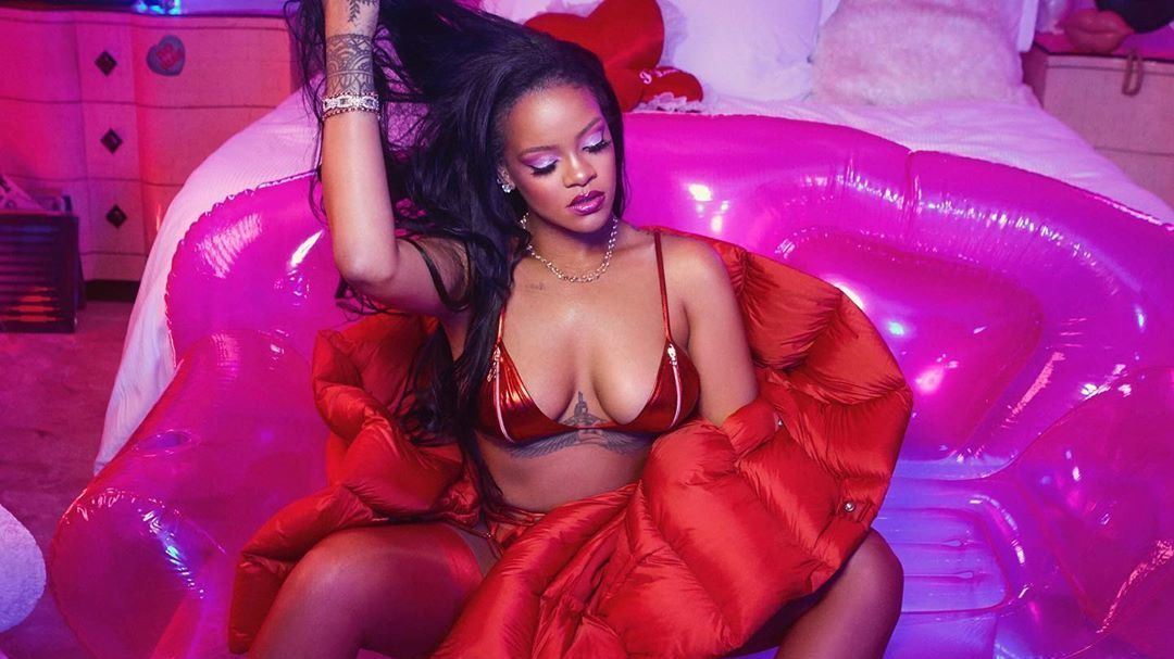 Rihanna már Valentin-napra reklámozza ezeket a fehérneműket