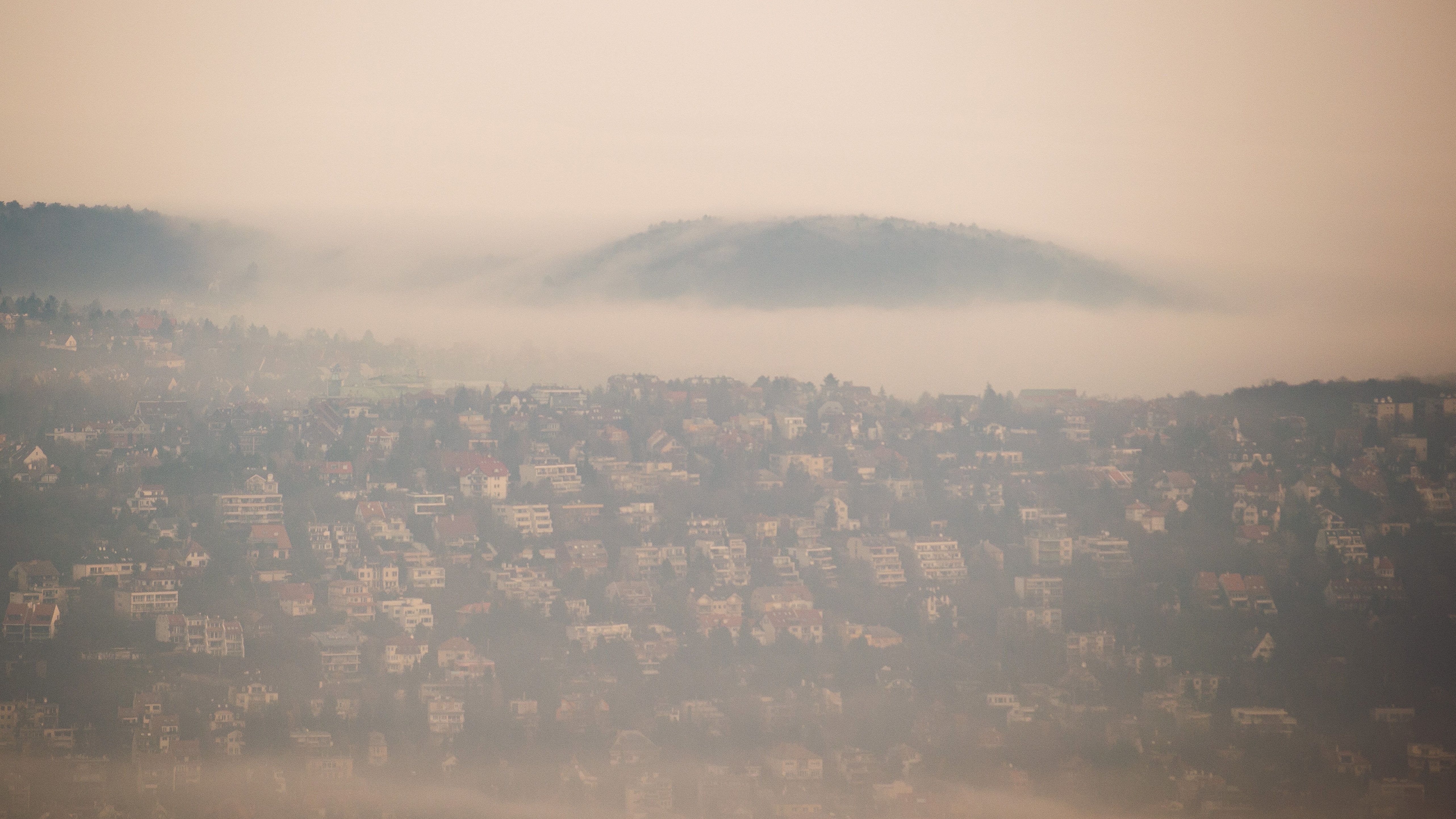 Sűrű, tartós köd miatt adott ki figyelmeztetést a MET