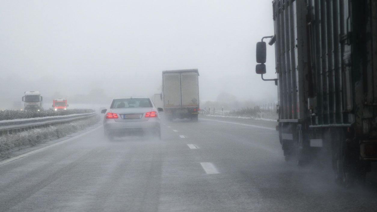 Ónos szitálás és szemcsés hó is előfordulhat a szerdai ködben