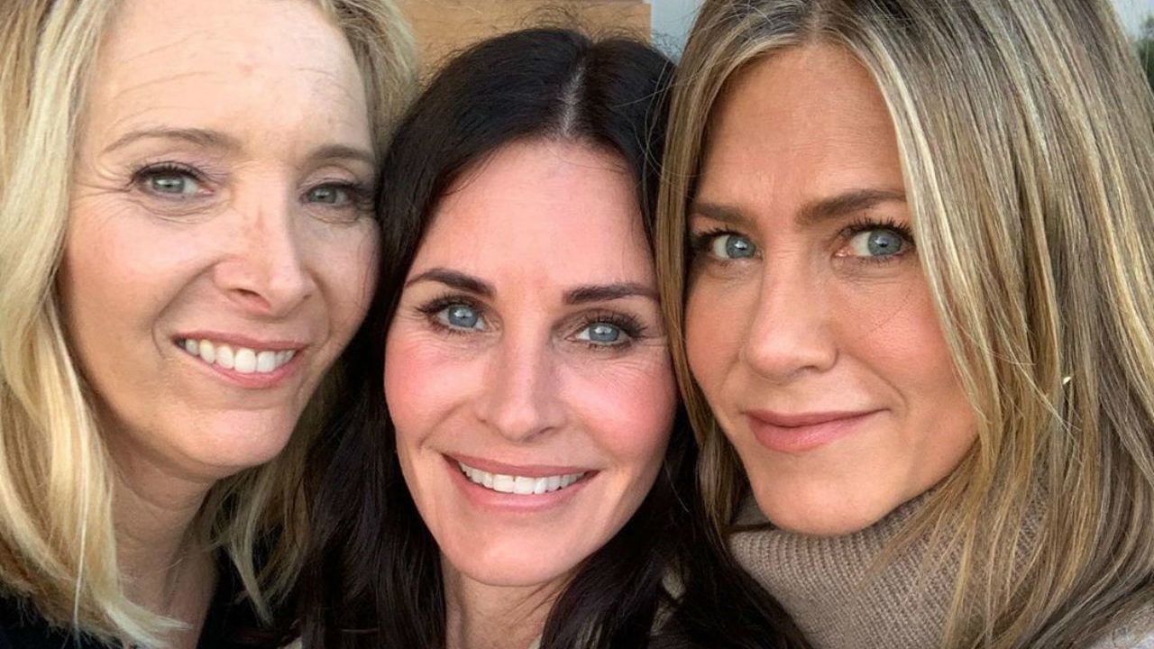 Courteney Cox megnézte, melyik karakter lenne a Jóbarátokból