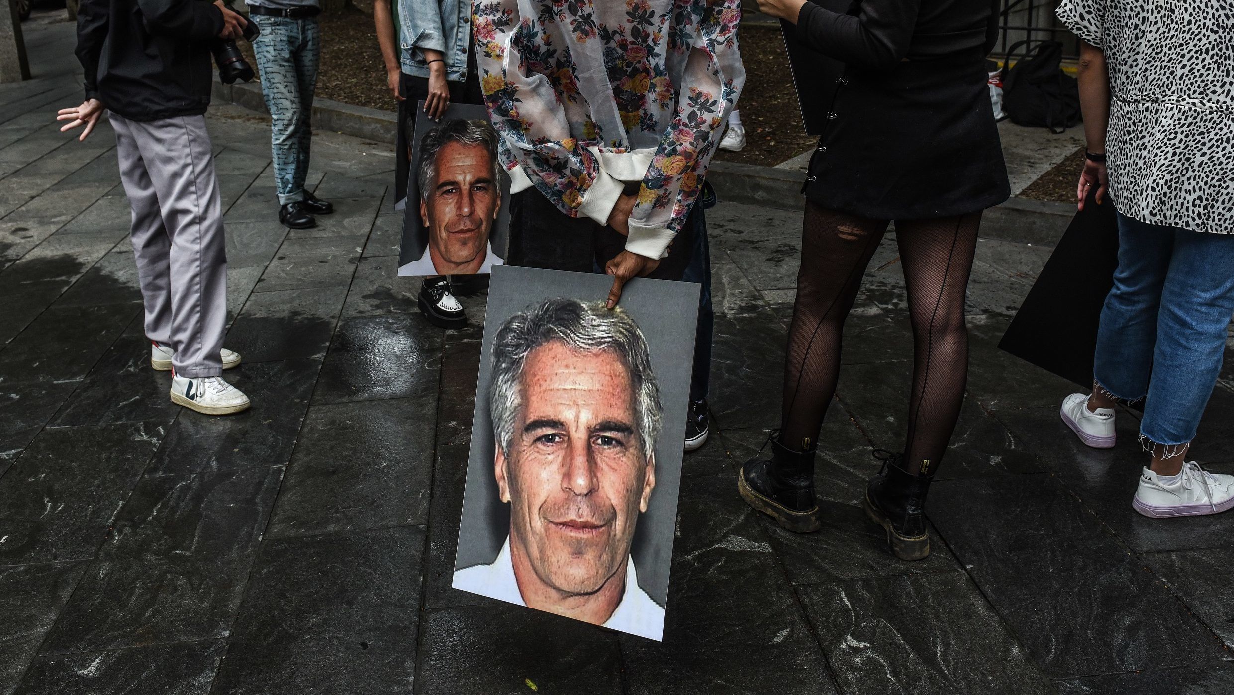 Két évtizeden át erőszakolt kislányokat Jeffrey Epstein