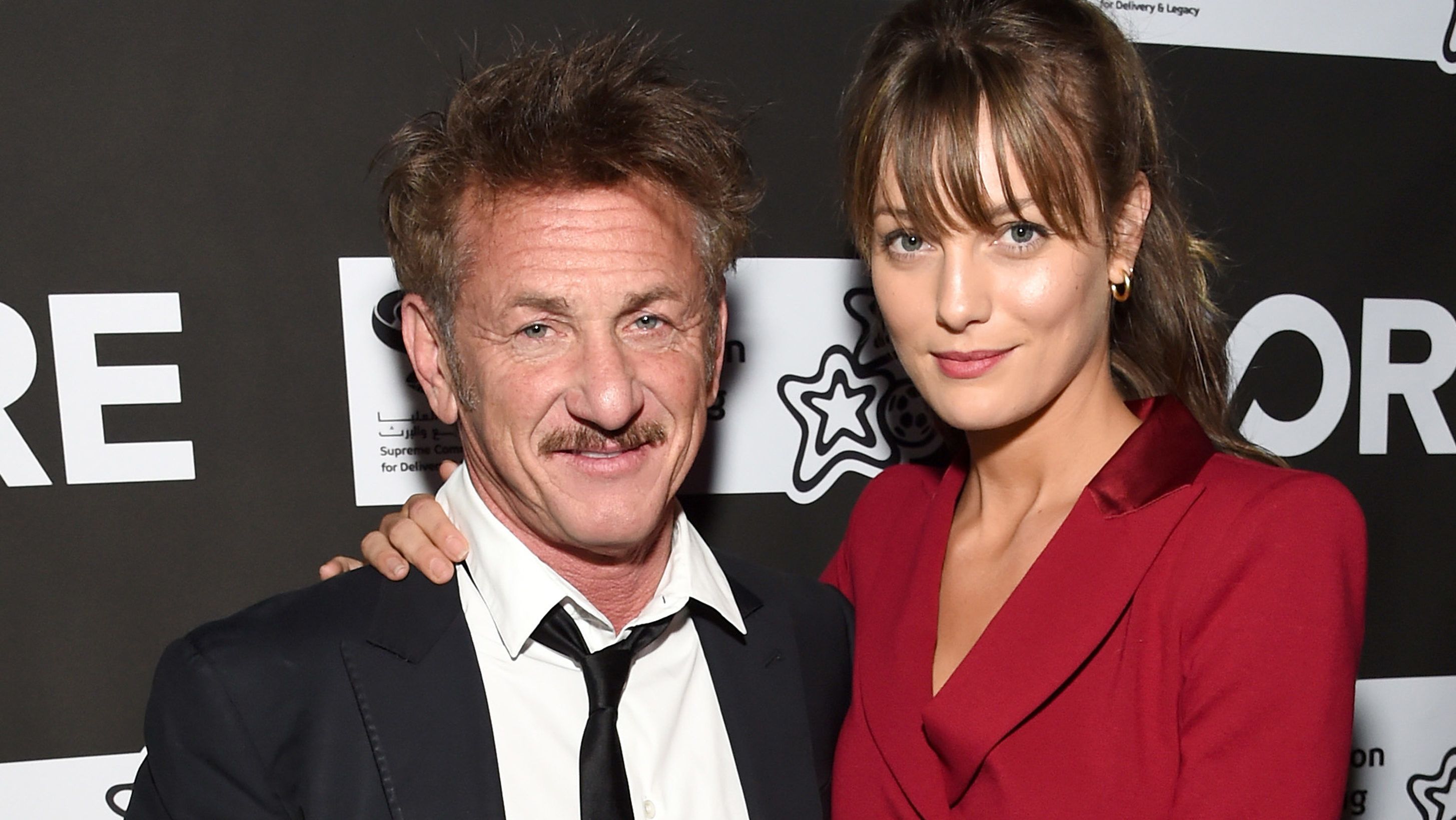 Sean Penn bemutatta a világnak 32 évvel fiatalabb barátnőjét