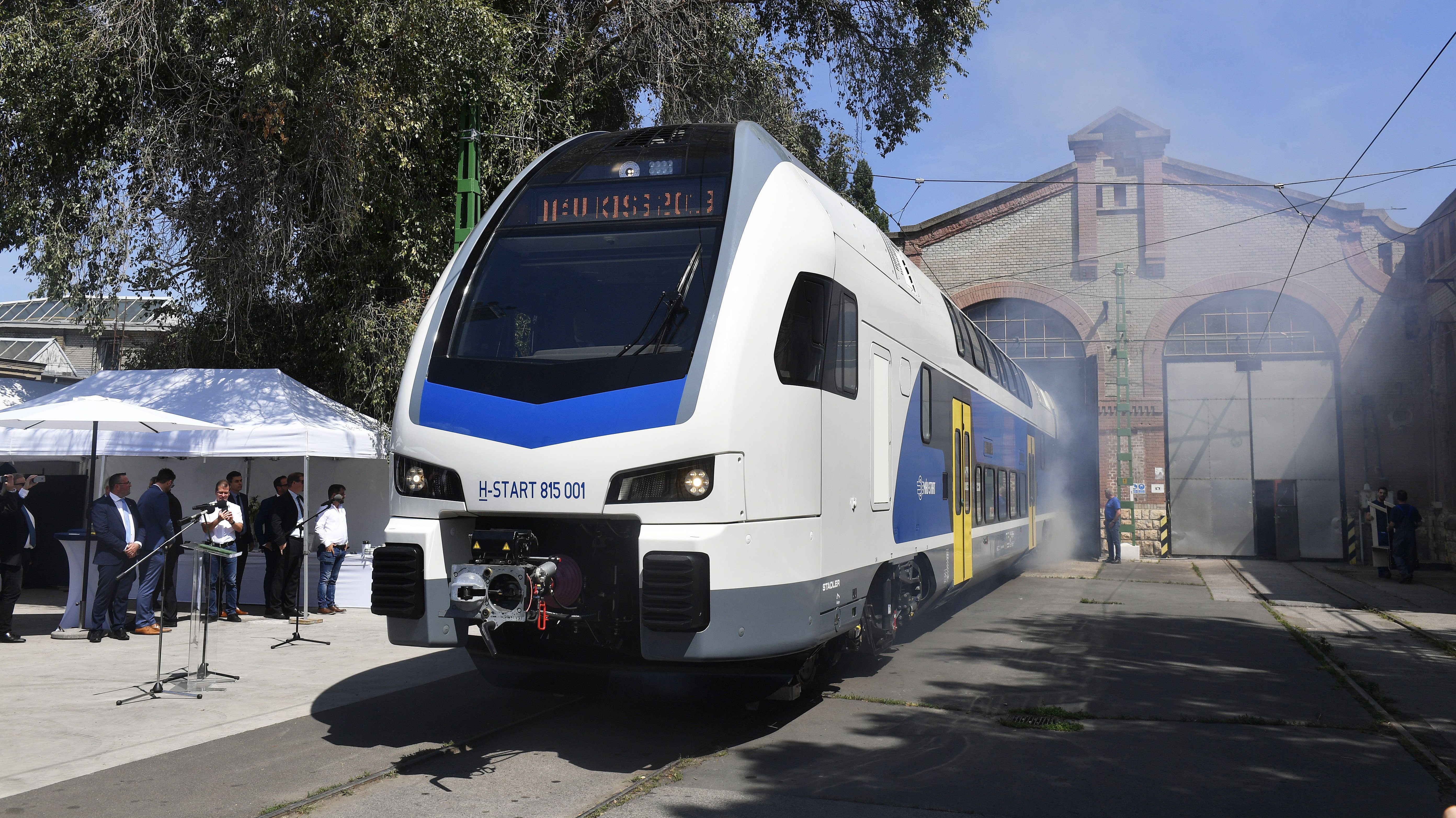 Megvan, mikor és hol áll forgalomba az első emeletes vonat