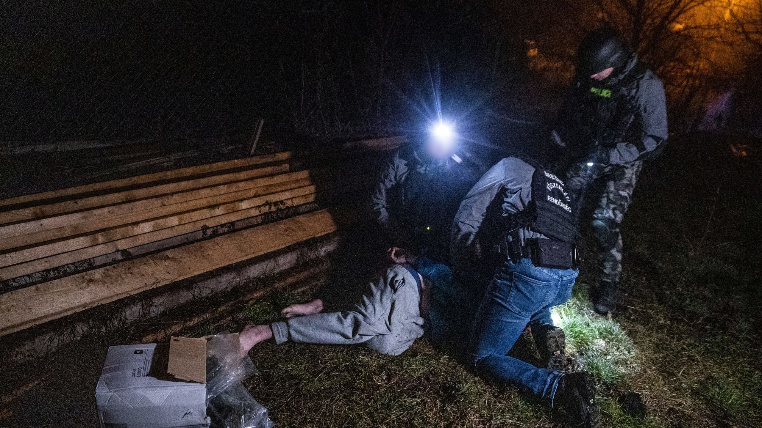 A drogmaffia főnöke mezítláb menekült – fotók, videó