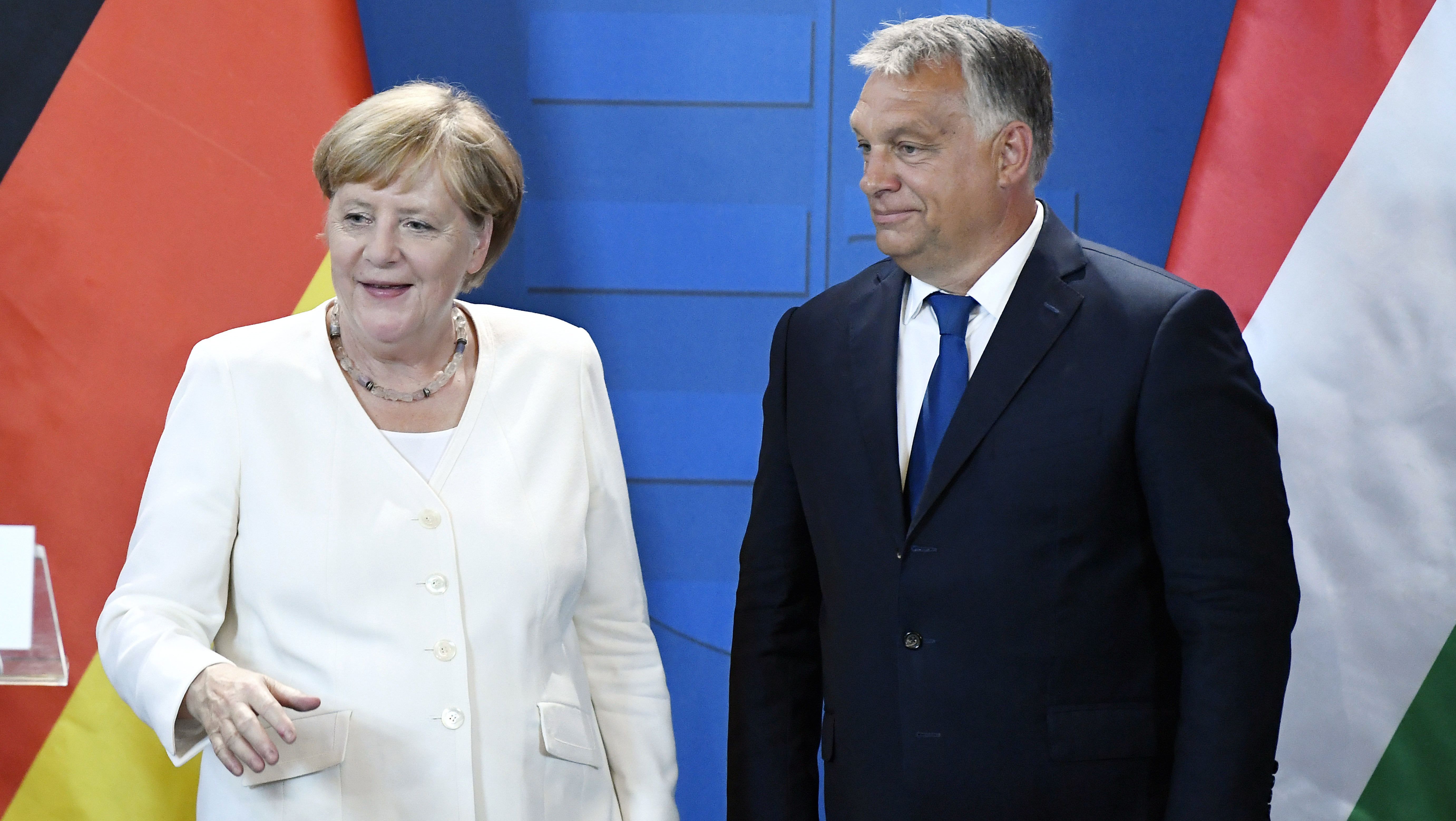 Német lap: Orbán találkozik Angela Merkellel, hogy kipuhatolja a szándékait