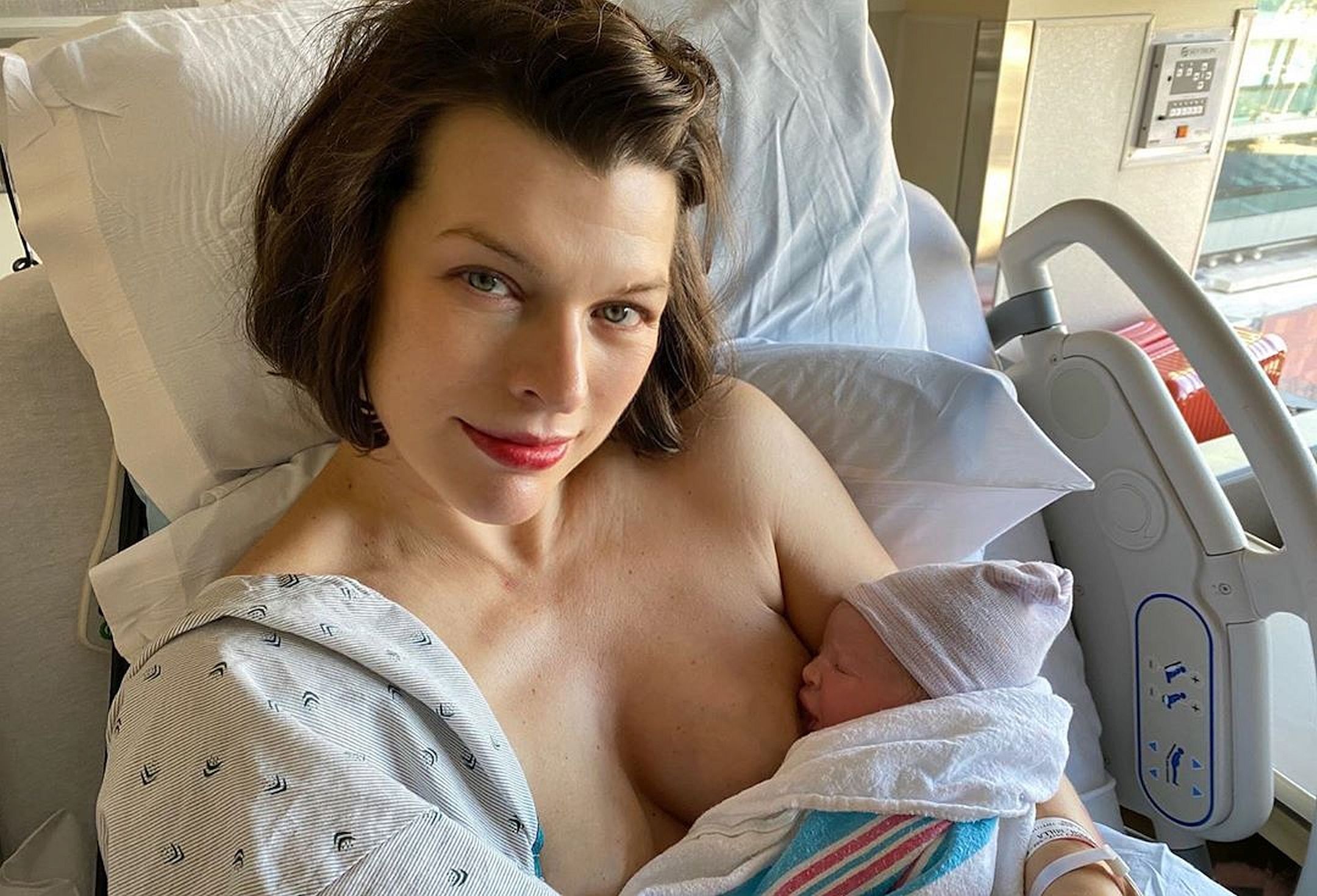 Megszületett Milla Jovovich harmadik gyereke