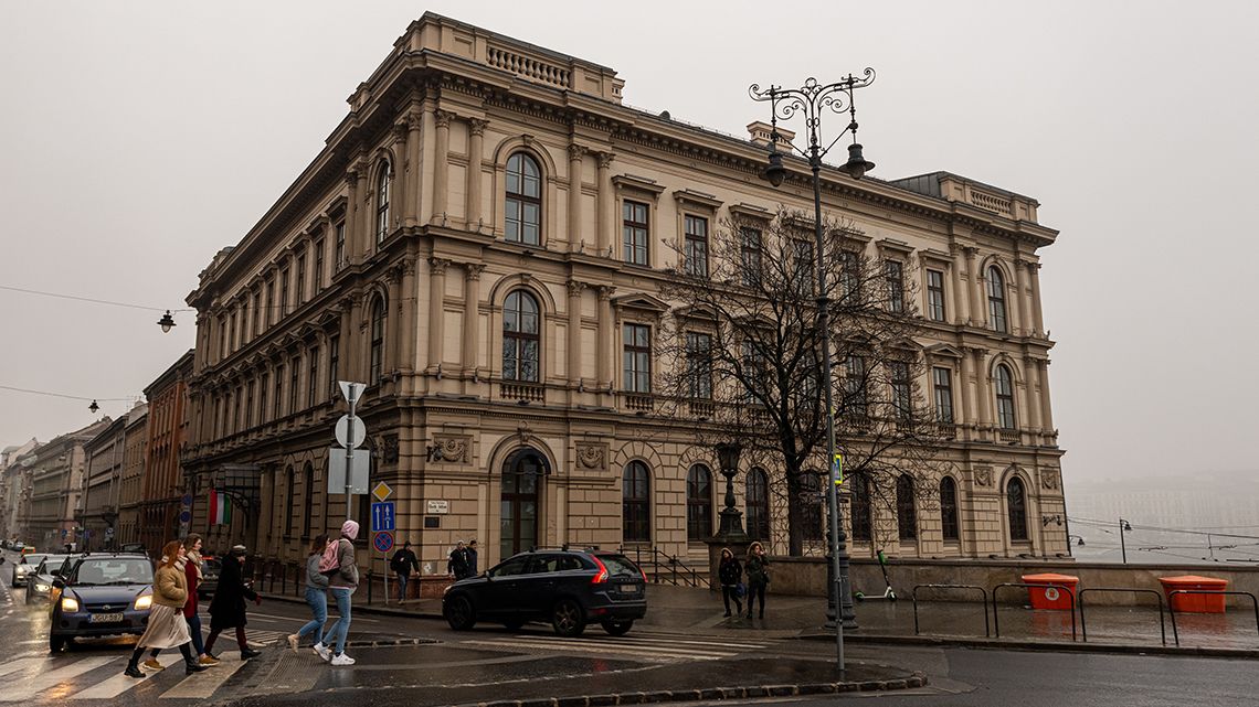 Kormányzati segítséggel bombaüzlet, az adófizetőknek óriási bukás a Lánchíd Palota