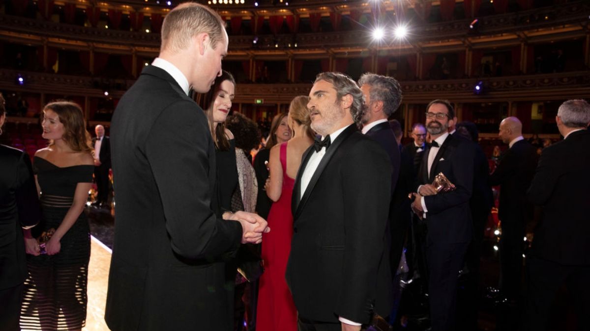 Joaquin Phoenix pukedlizett Vilmos herceg előtt és teljesen komolyan gondolta