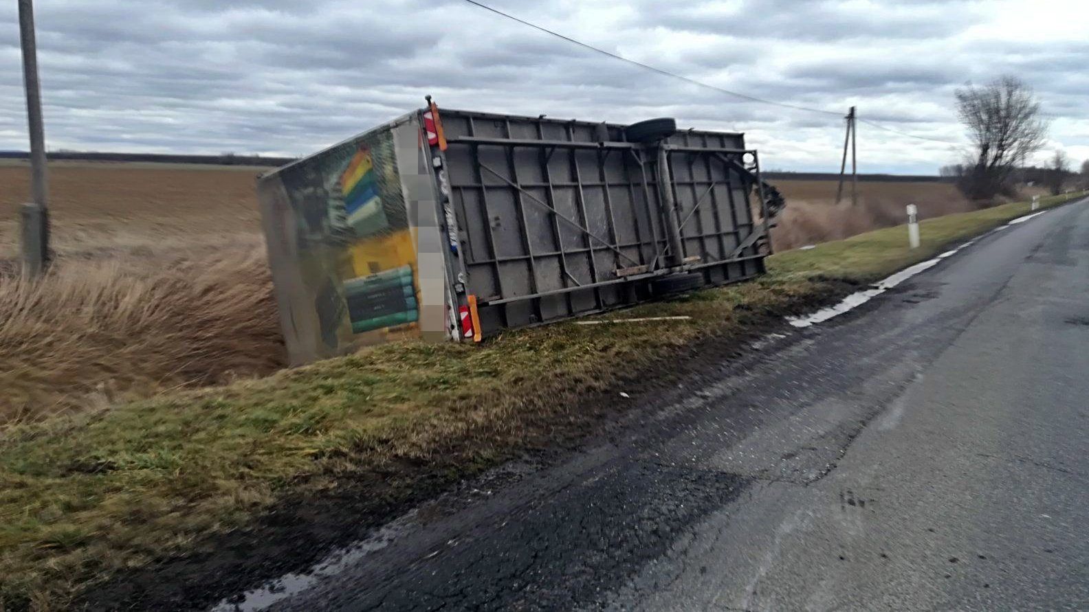 Viharkárok: folyamatosan dolgoznak a tűzoltók