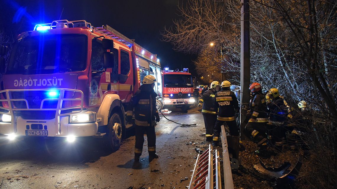 Gyanúsítottként hallgatták ki a Fradi focistájával karambolozó taxisofőrt – videó a tragédia helyszínéről