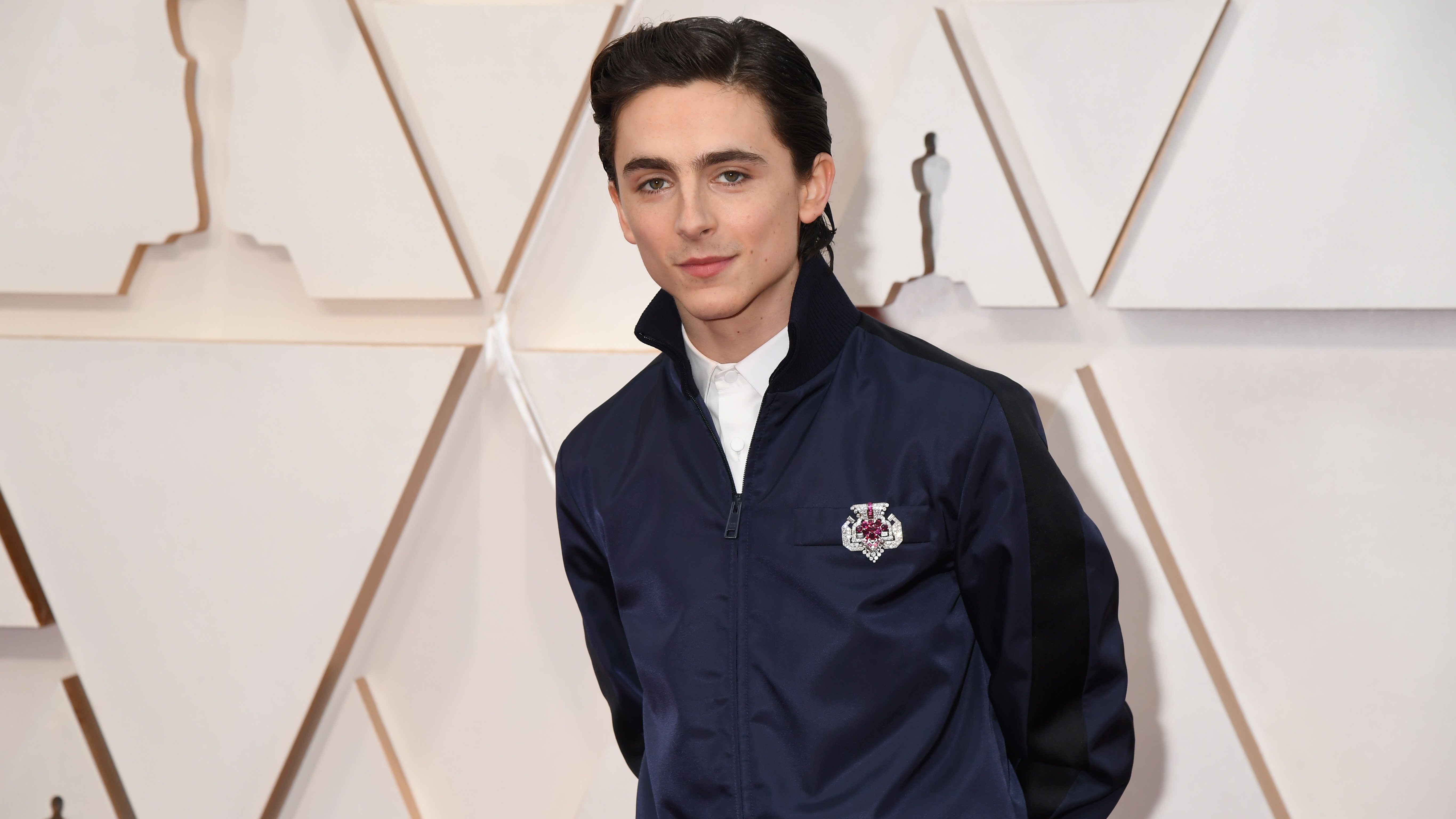 Oscar: Timothée Chalamet menő parkolóőrnek öltözött