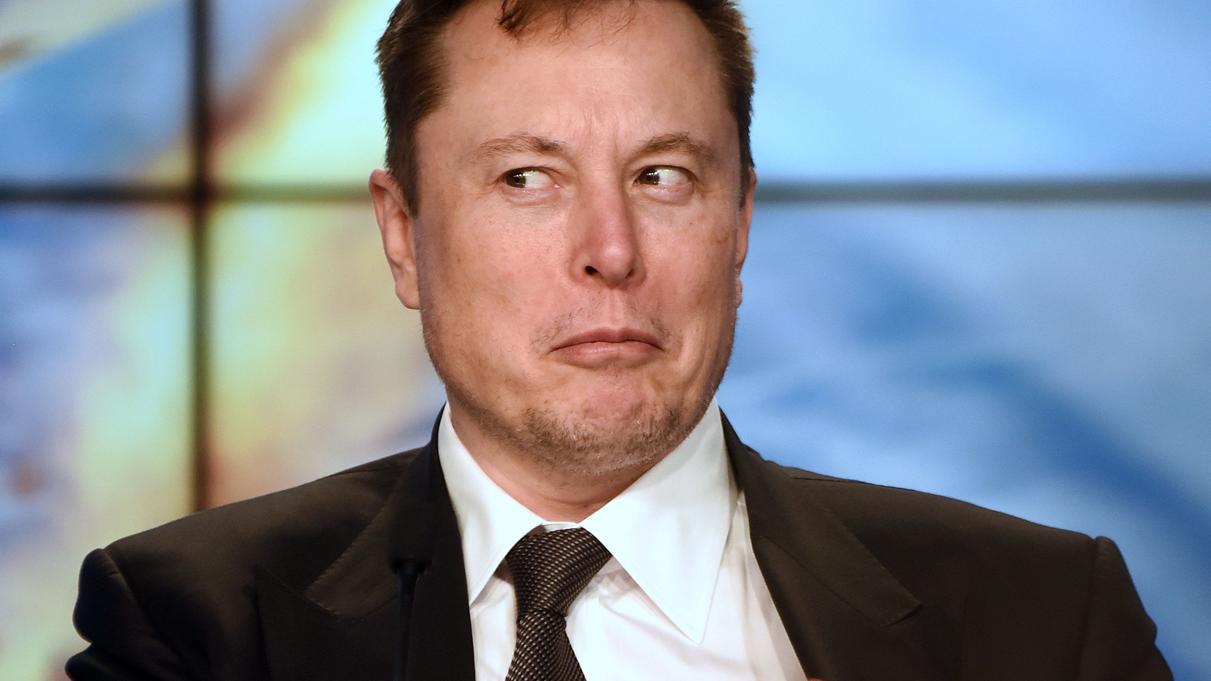 Elon Musk szerint a Facebook bénaság, törölni kéne