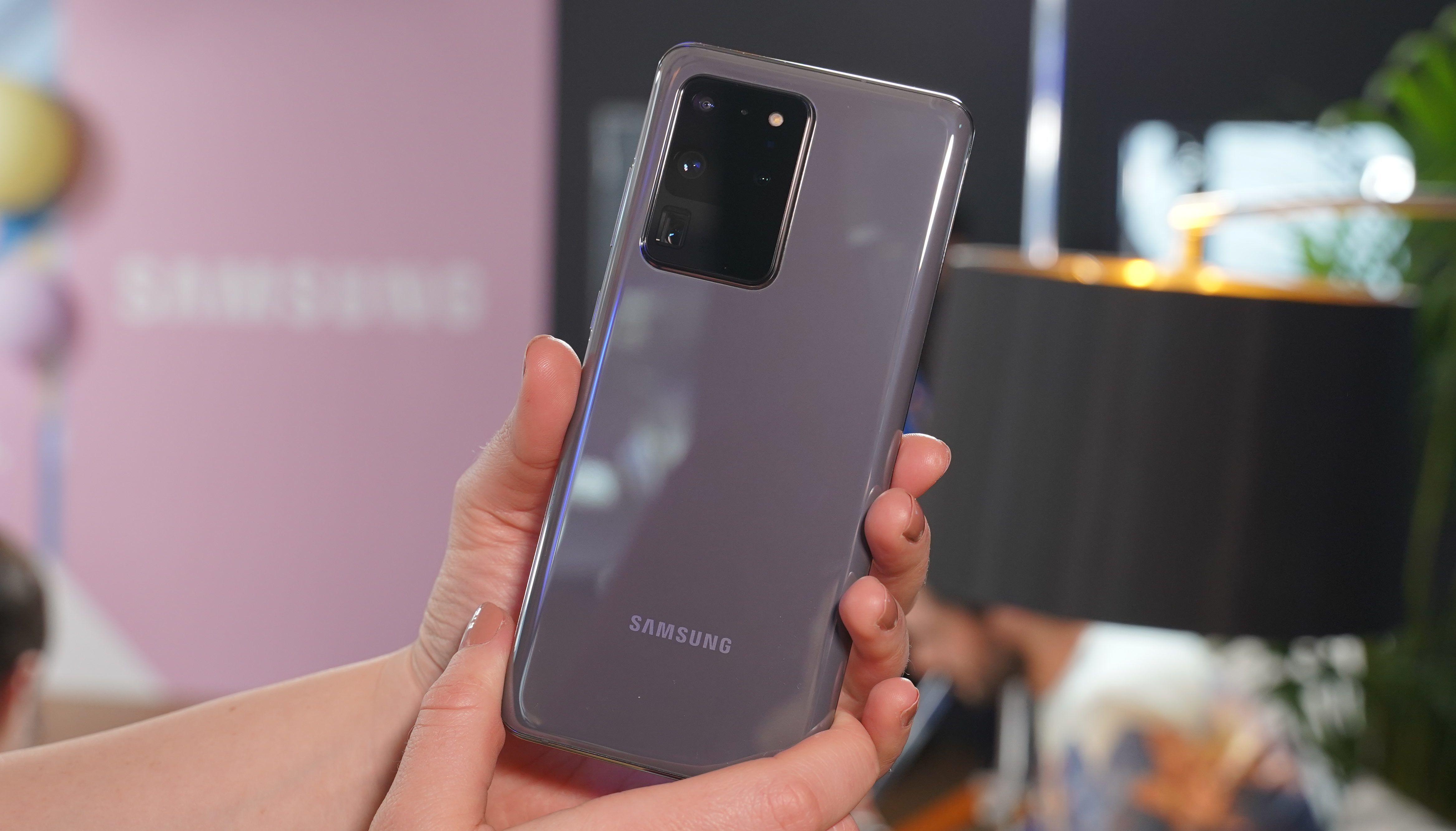 A Samsung nem viccel: a Galaxy S20 Ultra olyat tud, amit más mobil nem