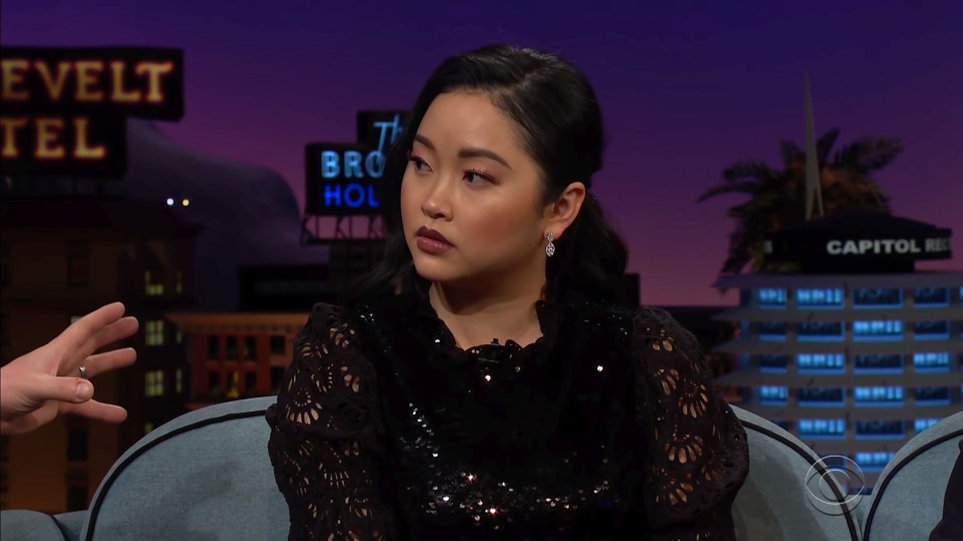 Lana Condor egy egész közérten át kémkedett David Beckham után