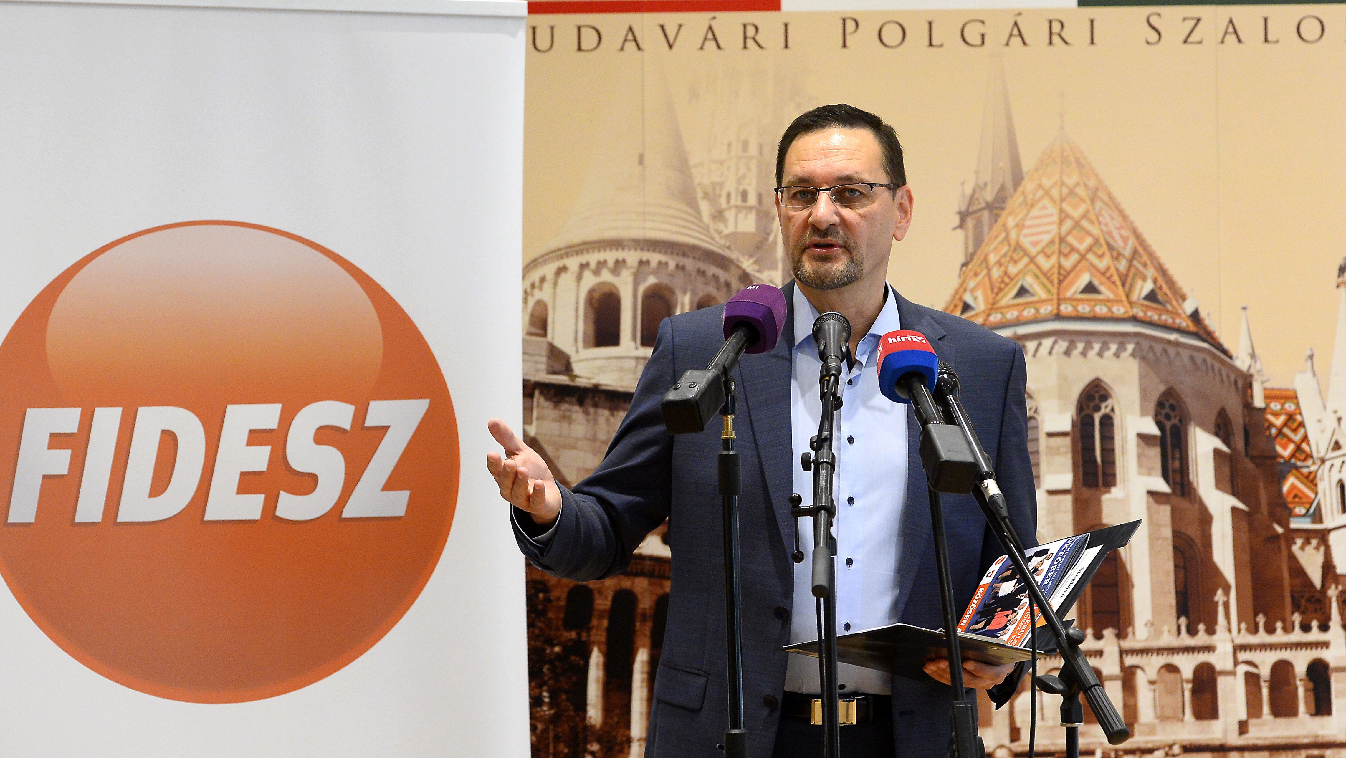 A Fidesz korábbi polgármestere szerint semmi gond azzal, hogy saját kerületétől bérelt lakást igen jó áron