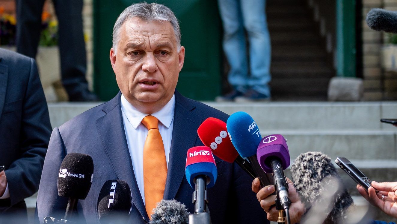 Orbán újabb nemzeti konzultációt jelentett be