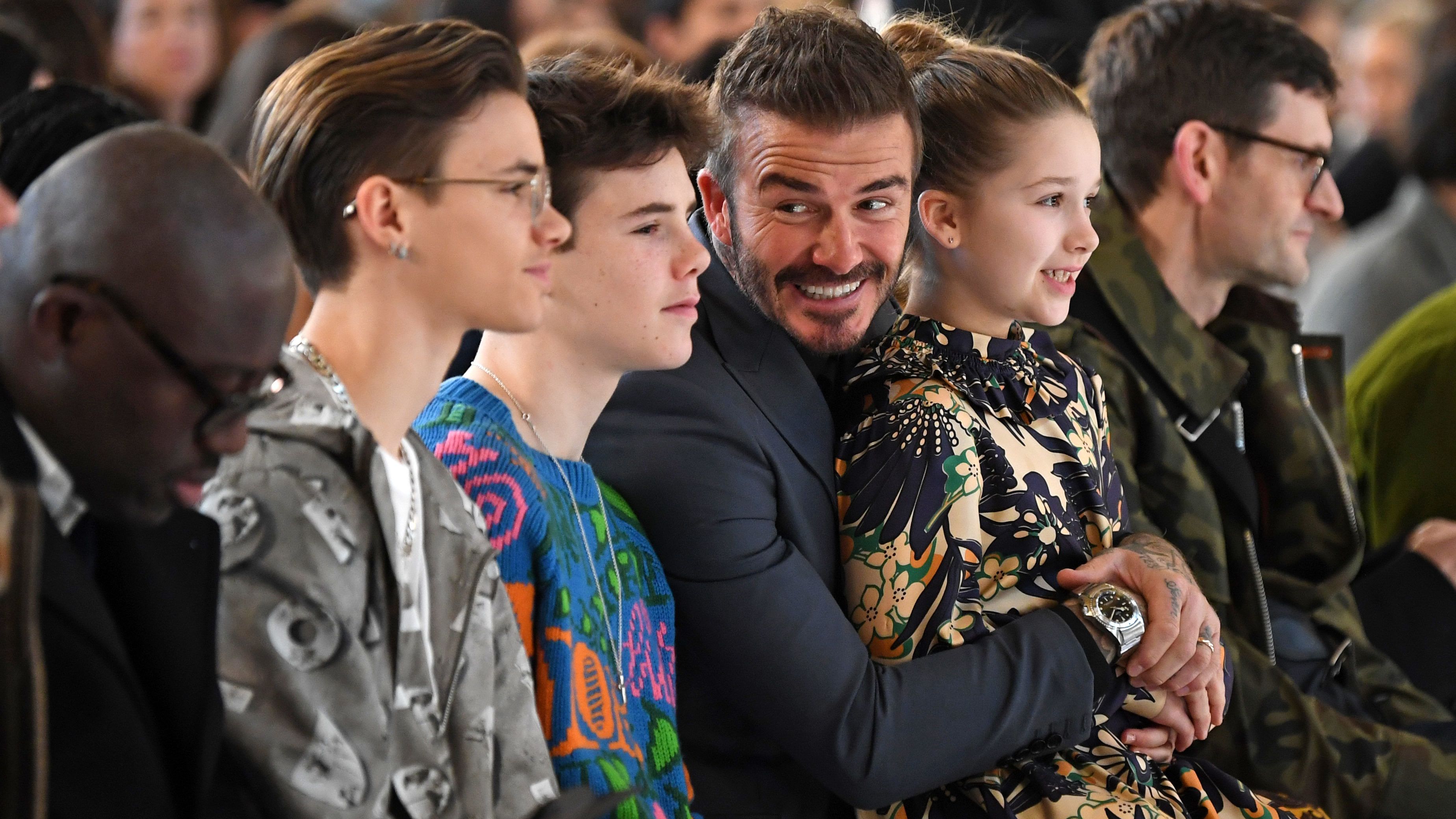 A Beckham fiúk első sorból nézték a londoni Fashion Week kifutóját