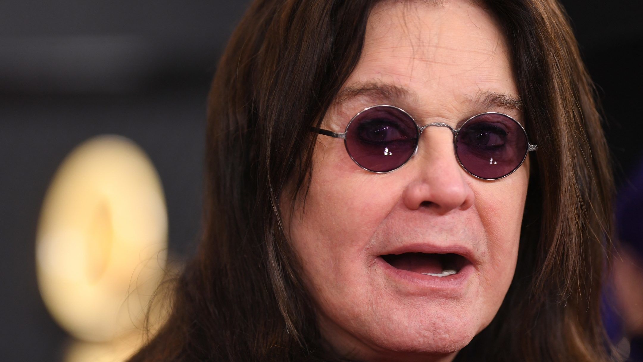 Ozzy Osbourne lefújta turnéját, hogy kezeltesse Parkinson-kórját