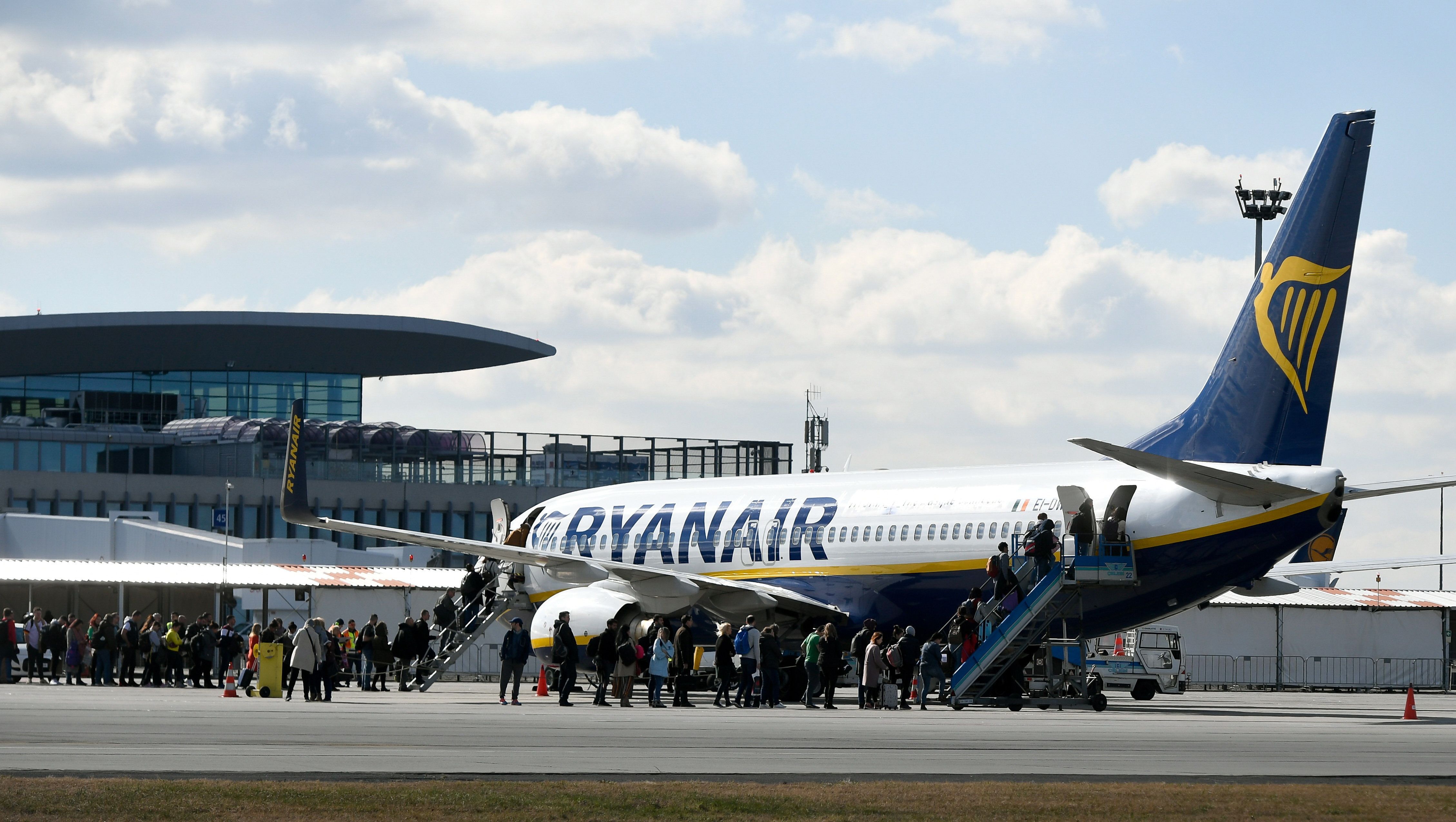 Elnézést kért a Ryanair a kanári-szigeteki járat utasaitól